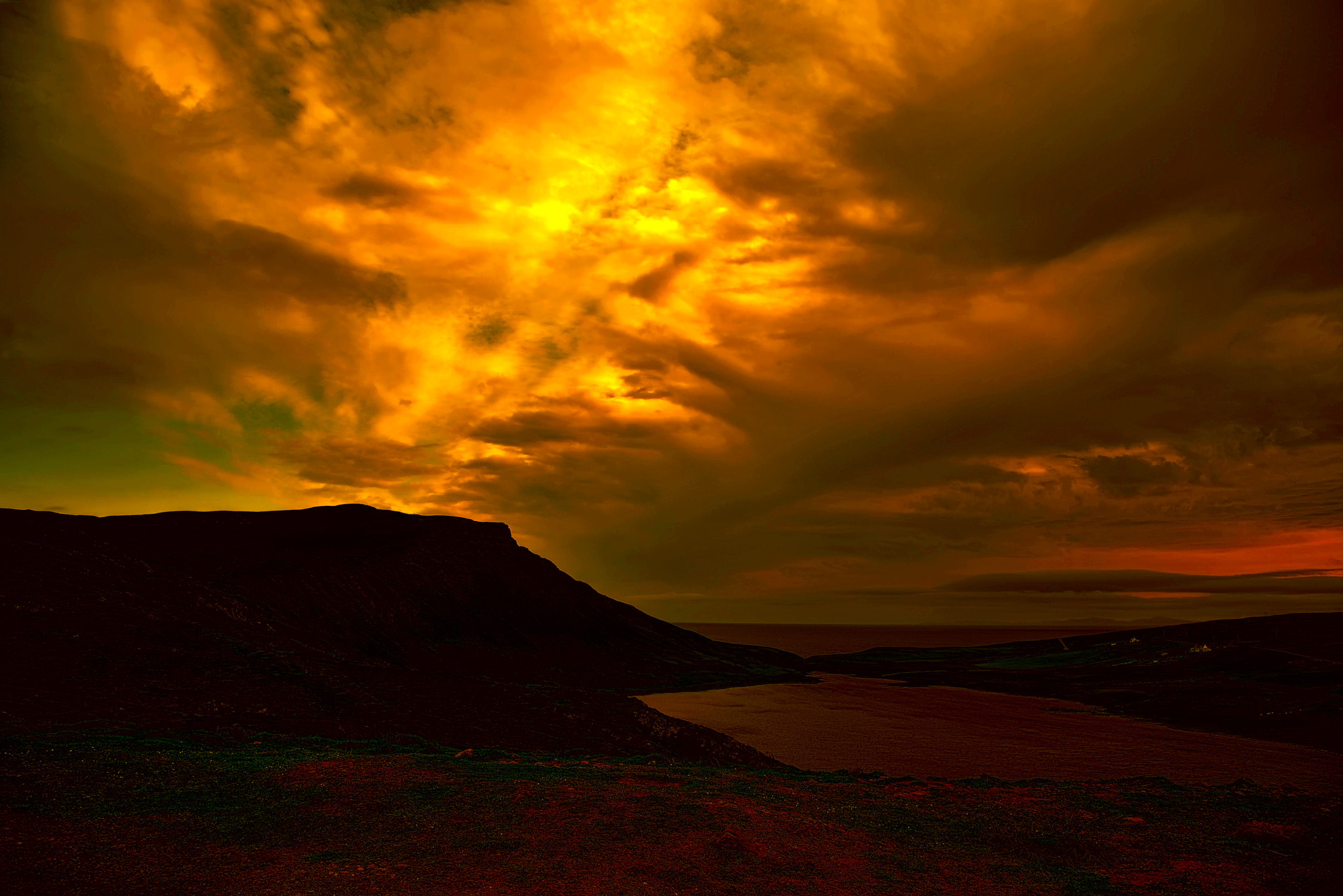 AF Zoom-Nikkor 28-80mm f/3.5-5.6D sample photo. Drama in sky photography