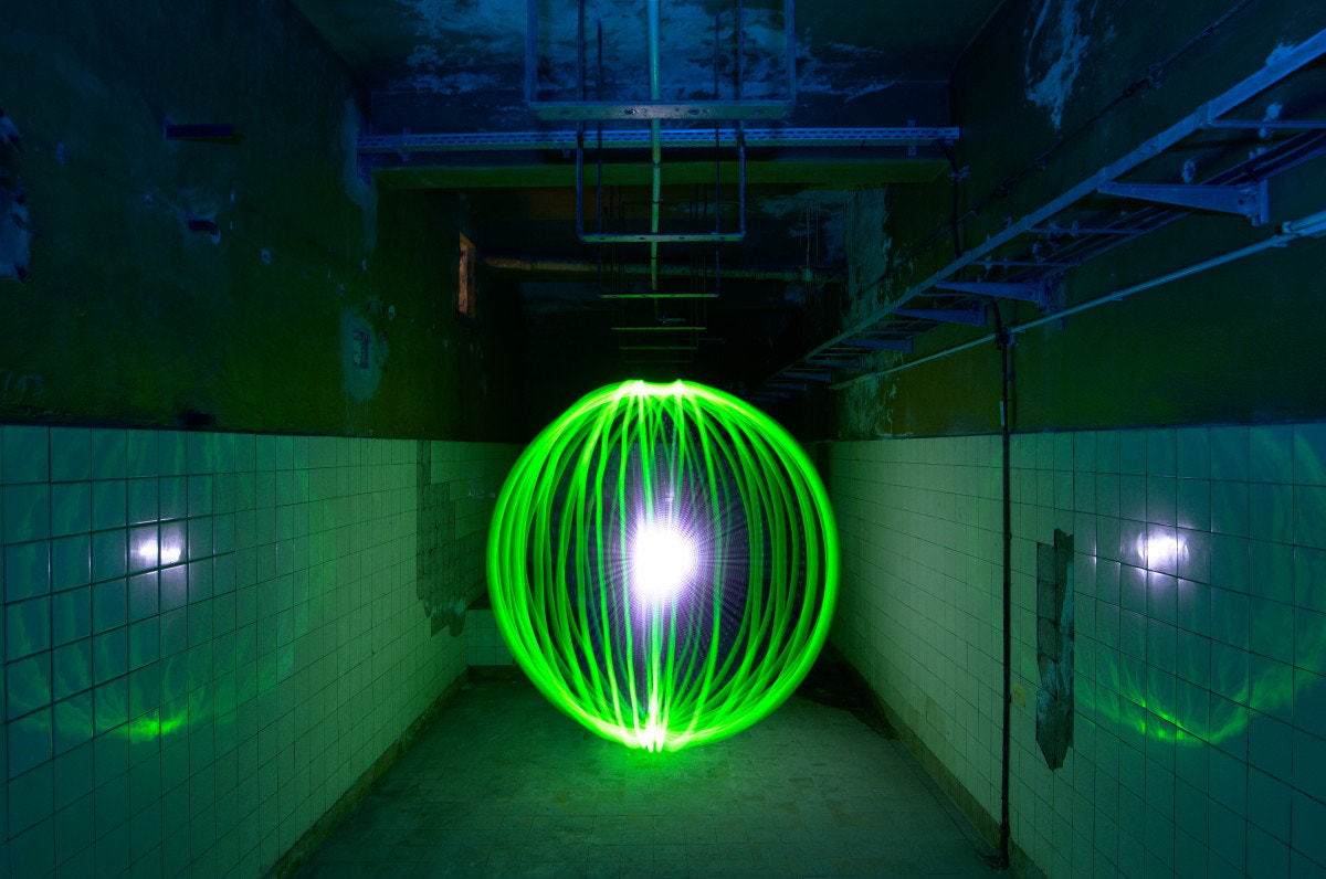 Samyang 14mm F2.8 ED AS IF UMC sample photo. Green orb photography