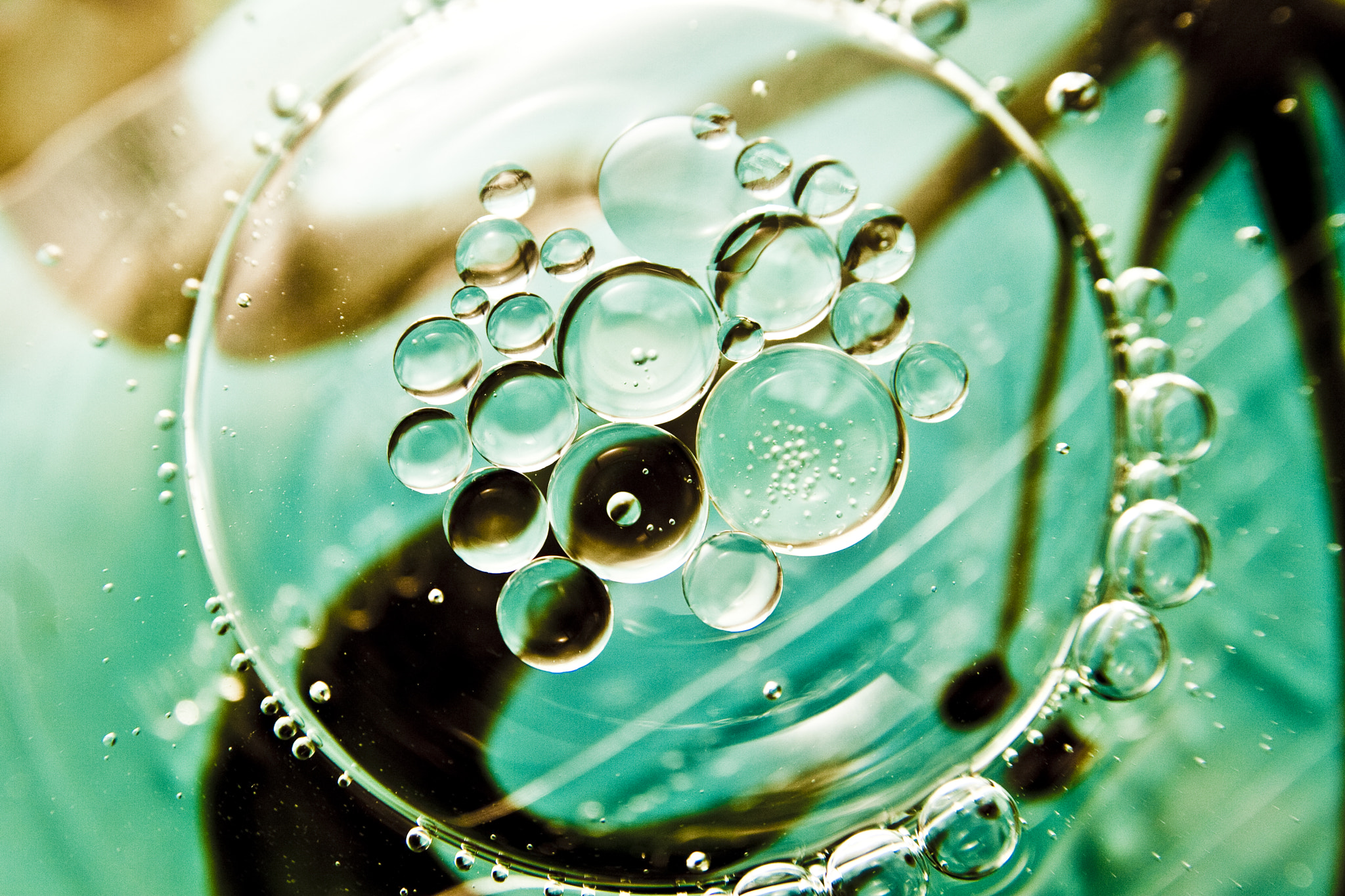 Sigma 18-50mm f/2.8 Macro sample photo. Oil & water photography