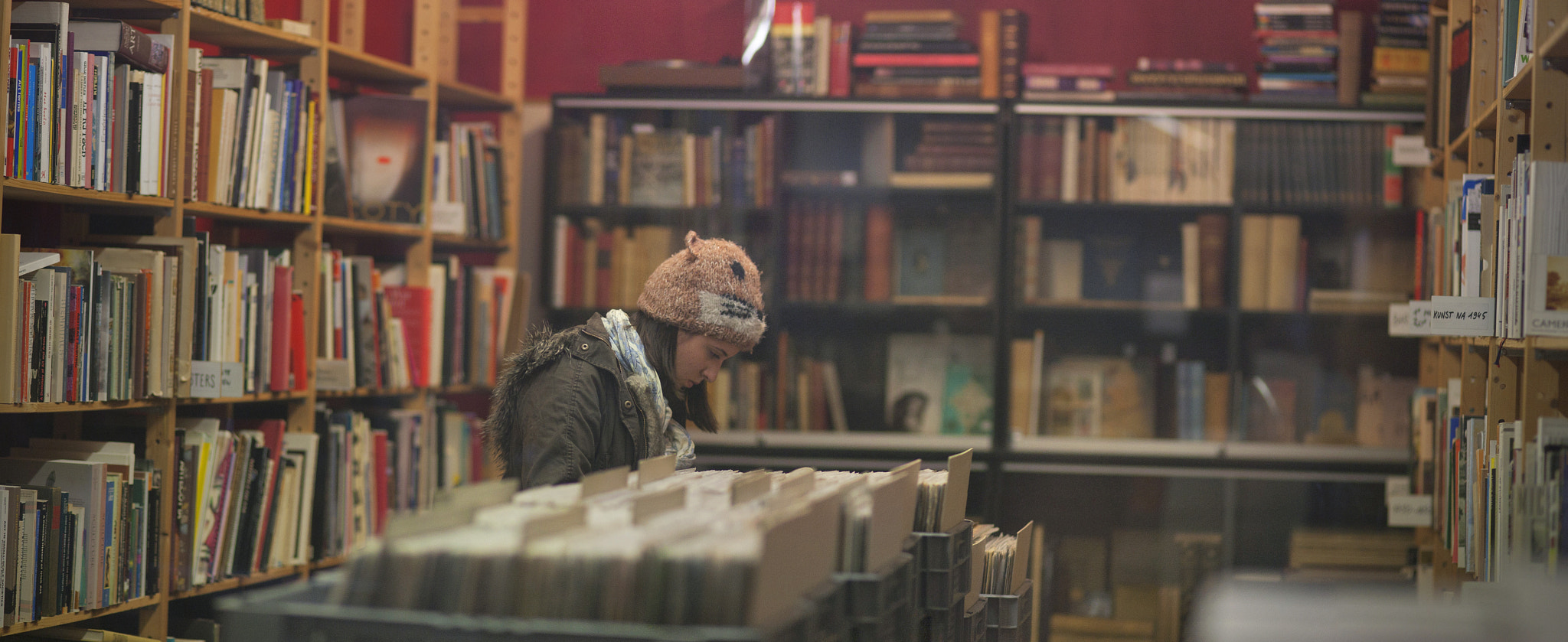 Canon EOS 5D + Canon EF 100mm F2.0 USM sample photo. At the record store photography