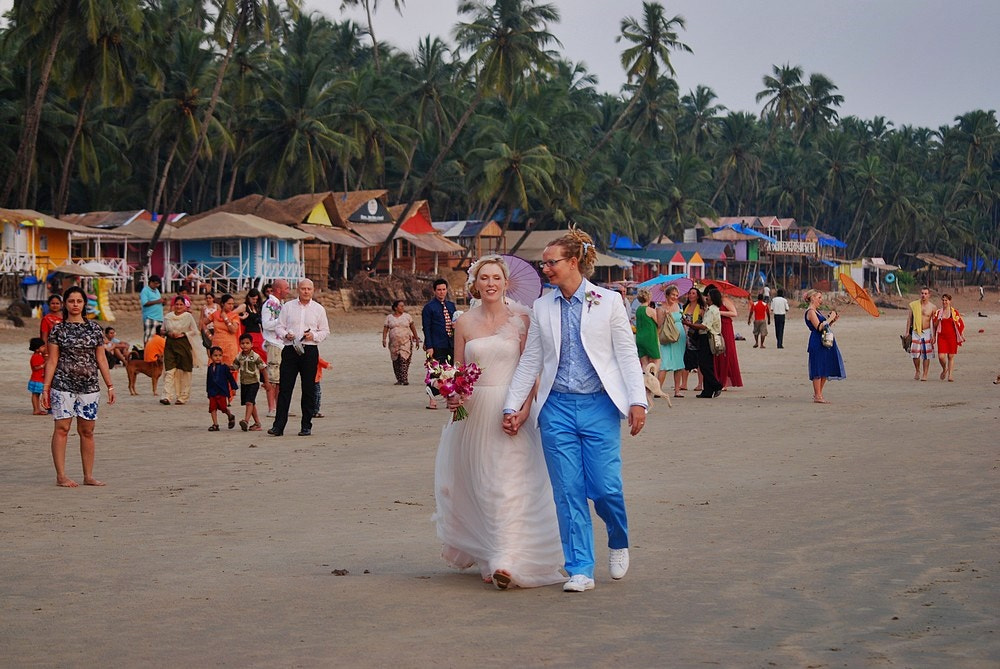 Sigma 70-300mm F4-5.6 APO Macro Super II sample photo. Le mariage sur la plage photography