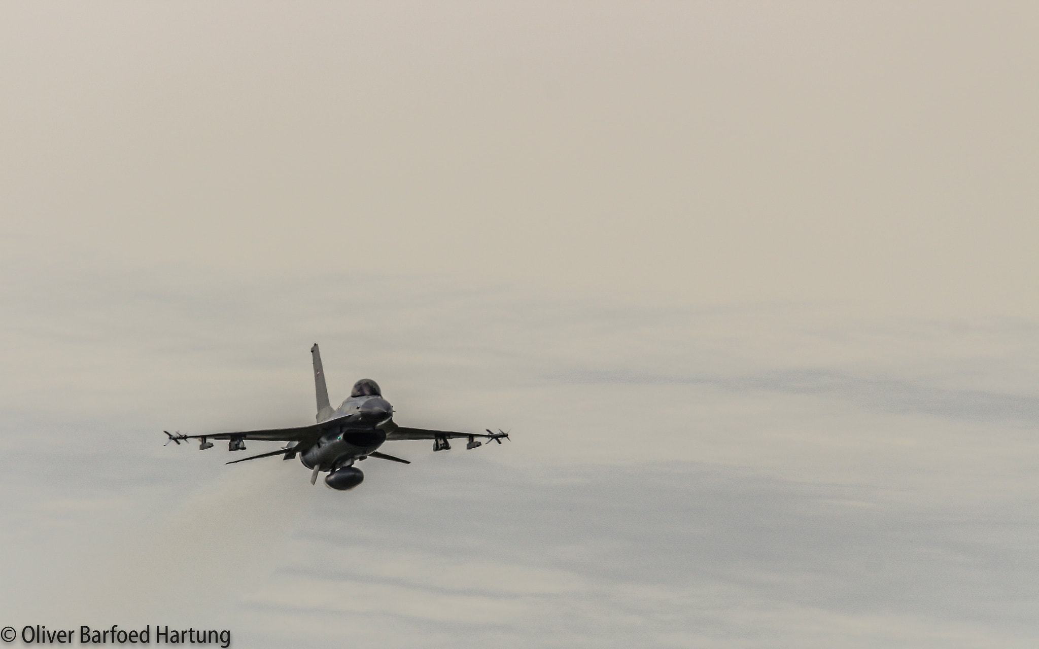 Sigma 150-500mm F5-6.3 DG OS HSM sample photo. F16 fighting falcon approach photography
