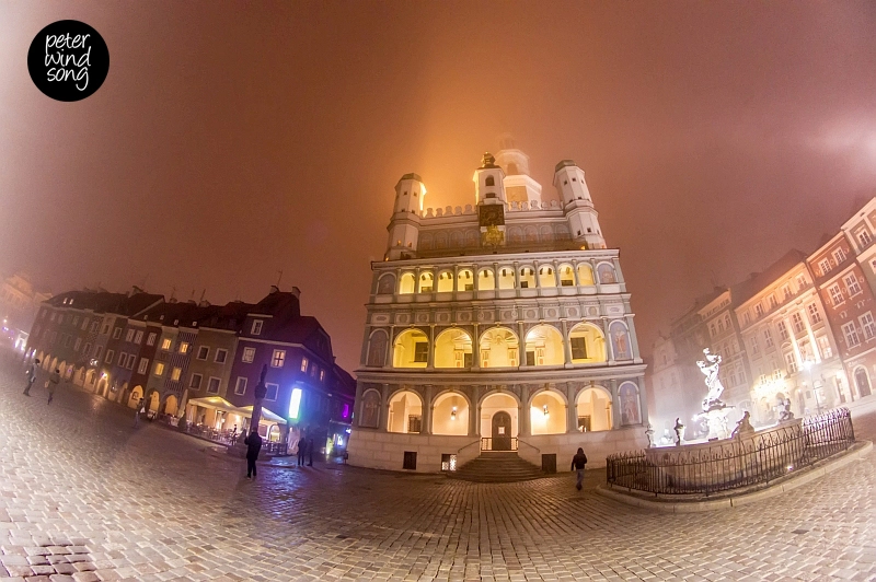 Nikon D3200 + Samyang 8mm F3.5 Aspherical IF MC Fisheye sample photo. Foggy poznan ii - stary rynek photography