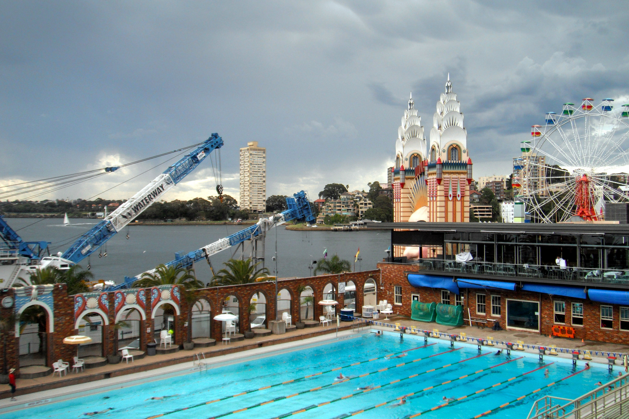 Fujifilm FinePix Z80 sample photo. Sydney piscine olympique photography