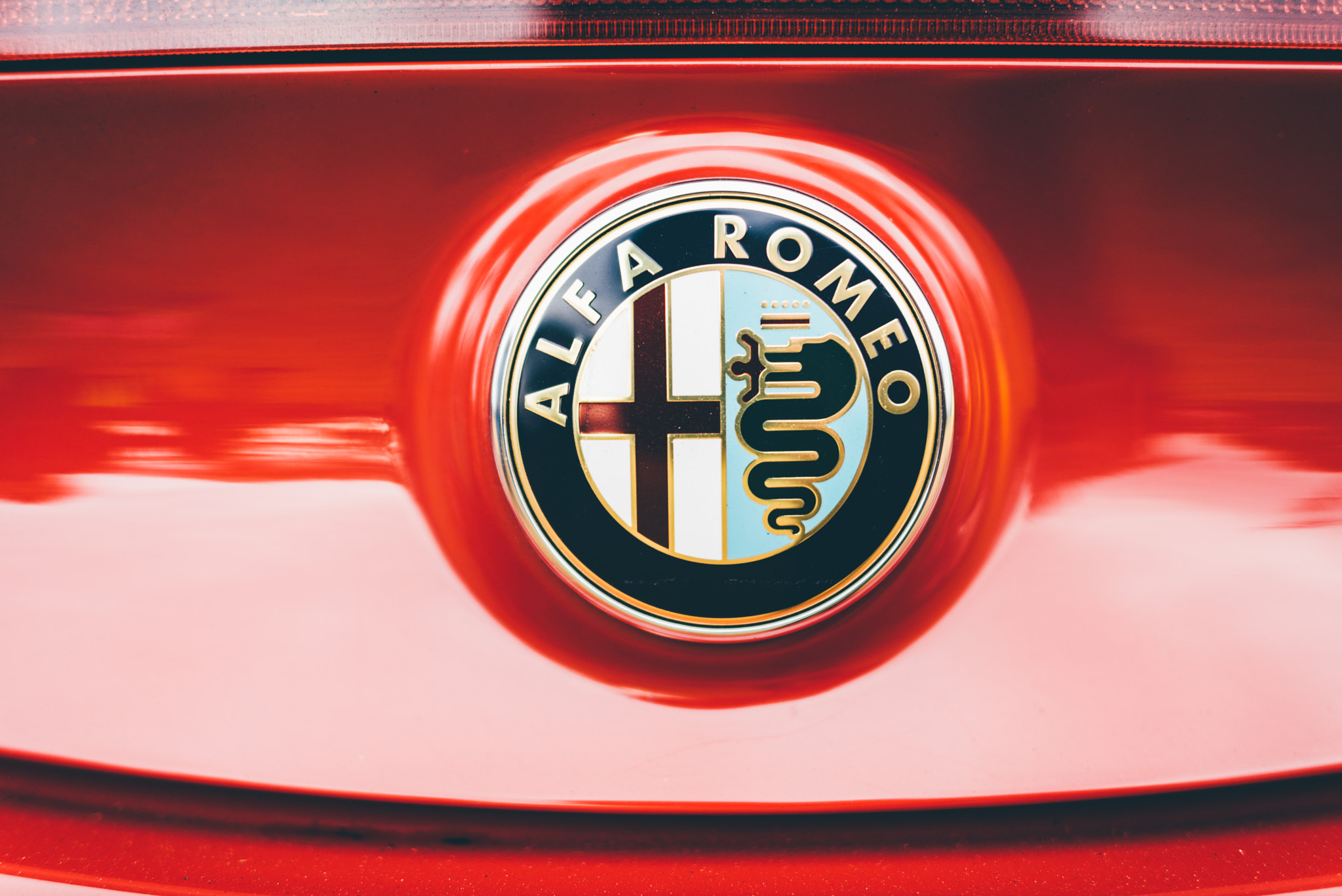 Nikon D600 + Nikon AF-S Nikkor 24mm F1.4G ED sample photo. Alfa romeo 4c photography
