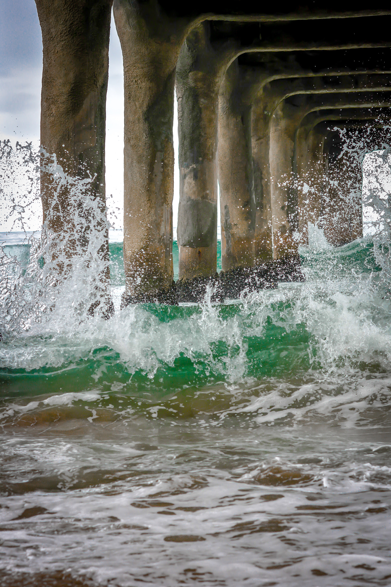 Nikon D7100 + Nikon AF-S Nikkor 85mm F1.4G sample photo. Manhattan beach photography