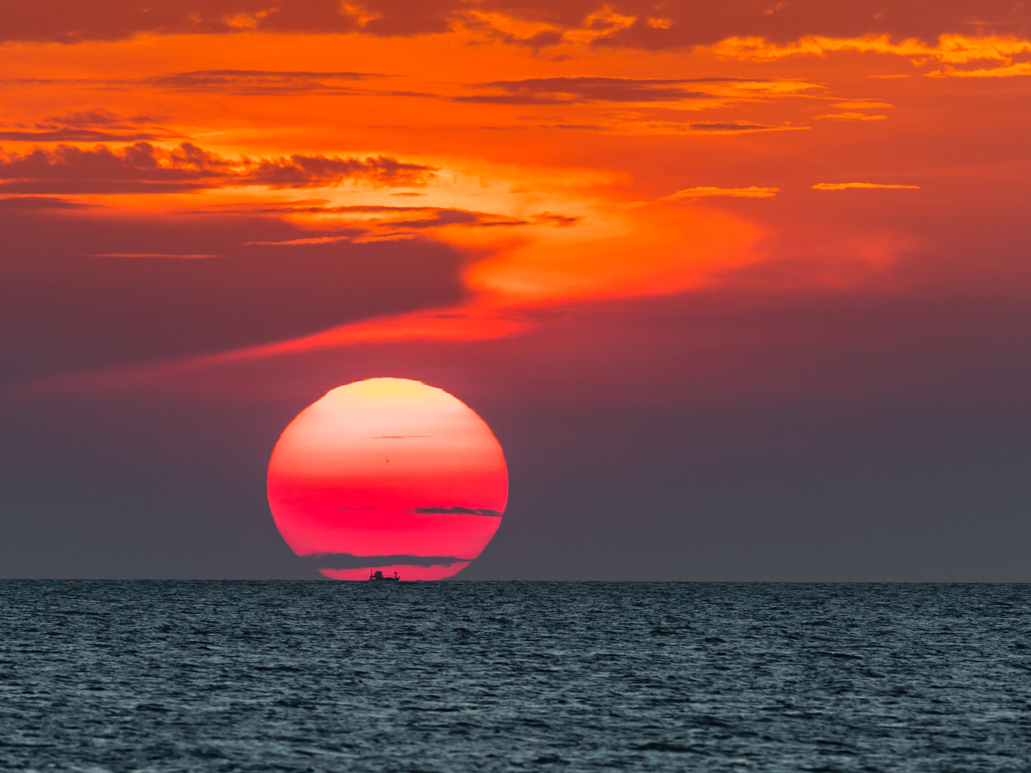 Canon EF 200-400mm F4L IS USM Extender 1.4x sample photo. Sunset photography