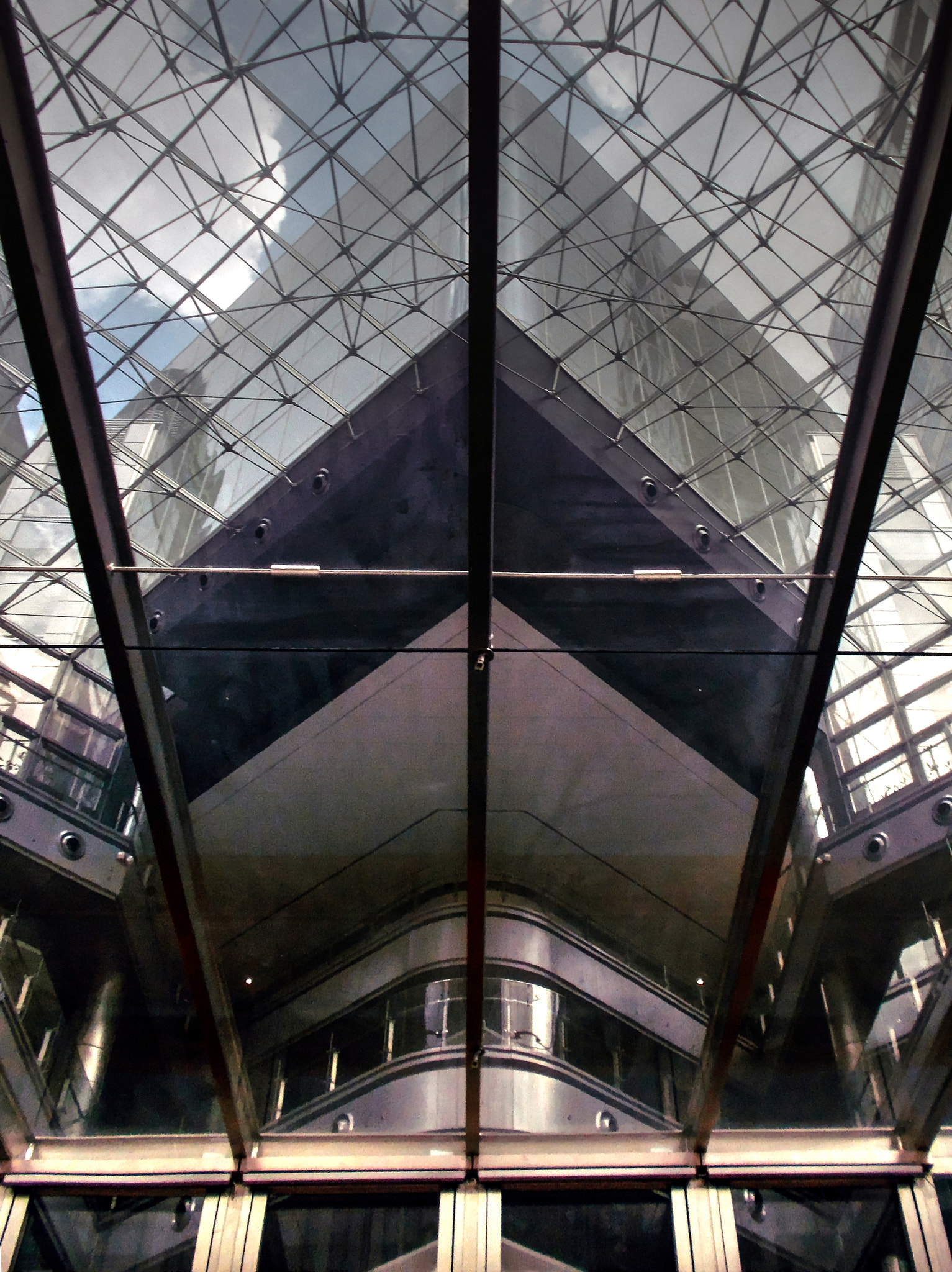 Nikon COOLPIX L27 sample photo. A world made of glass and steel photography