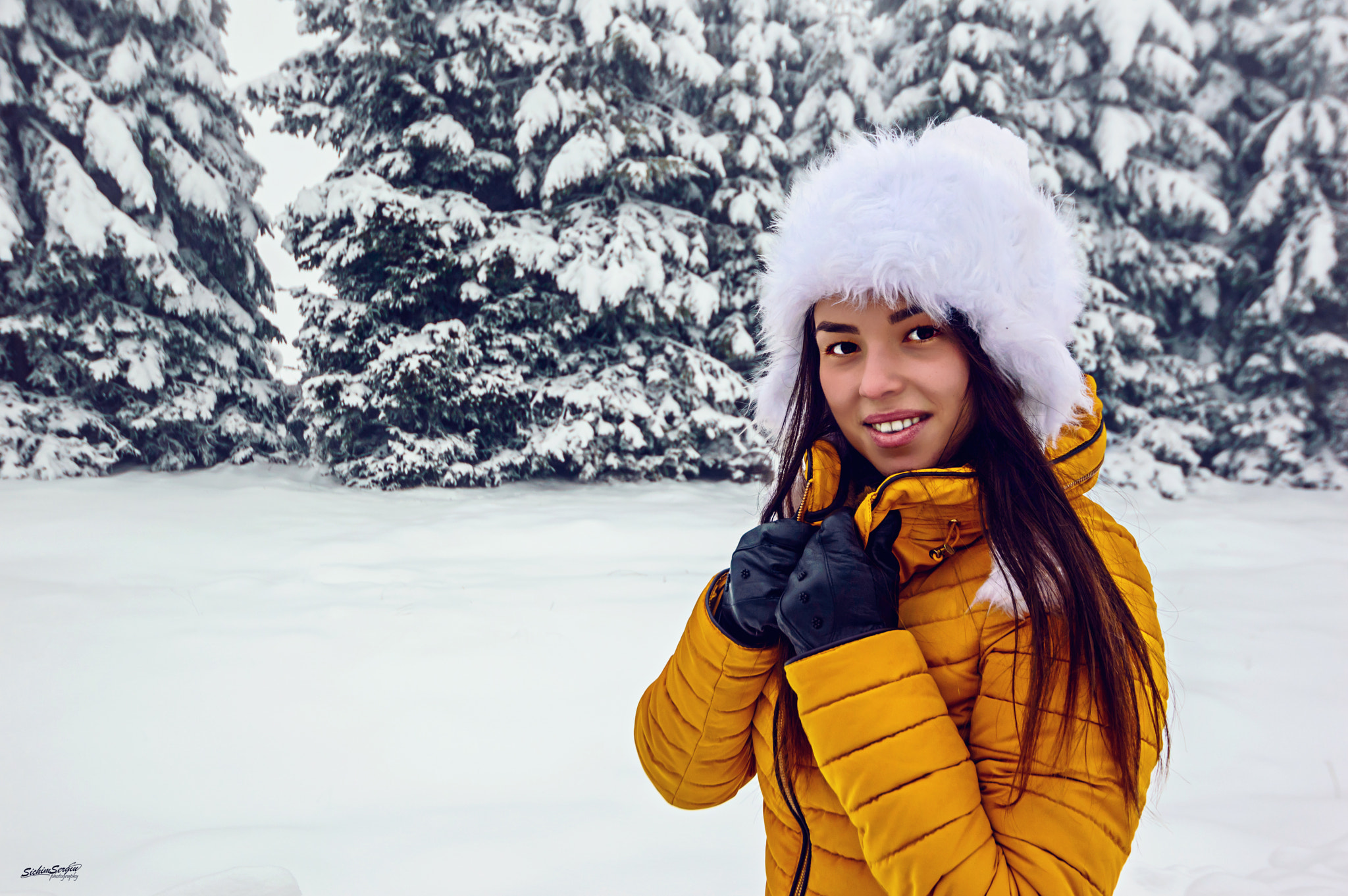 Nikon D3200 + Sigma 12-24mm F4.5-5.6 II DG HSM sample photo. Pretty girl in the snow photography