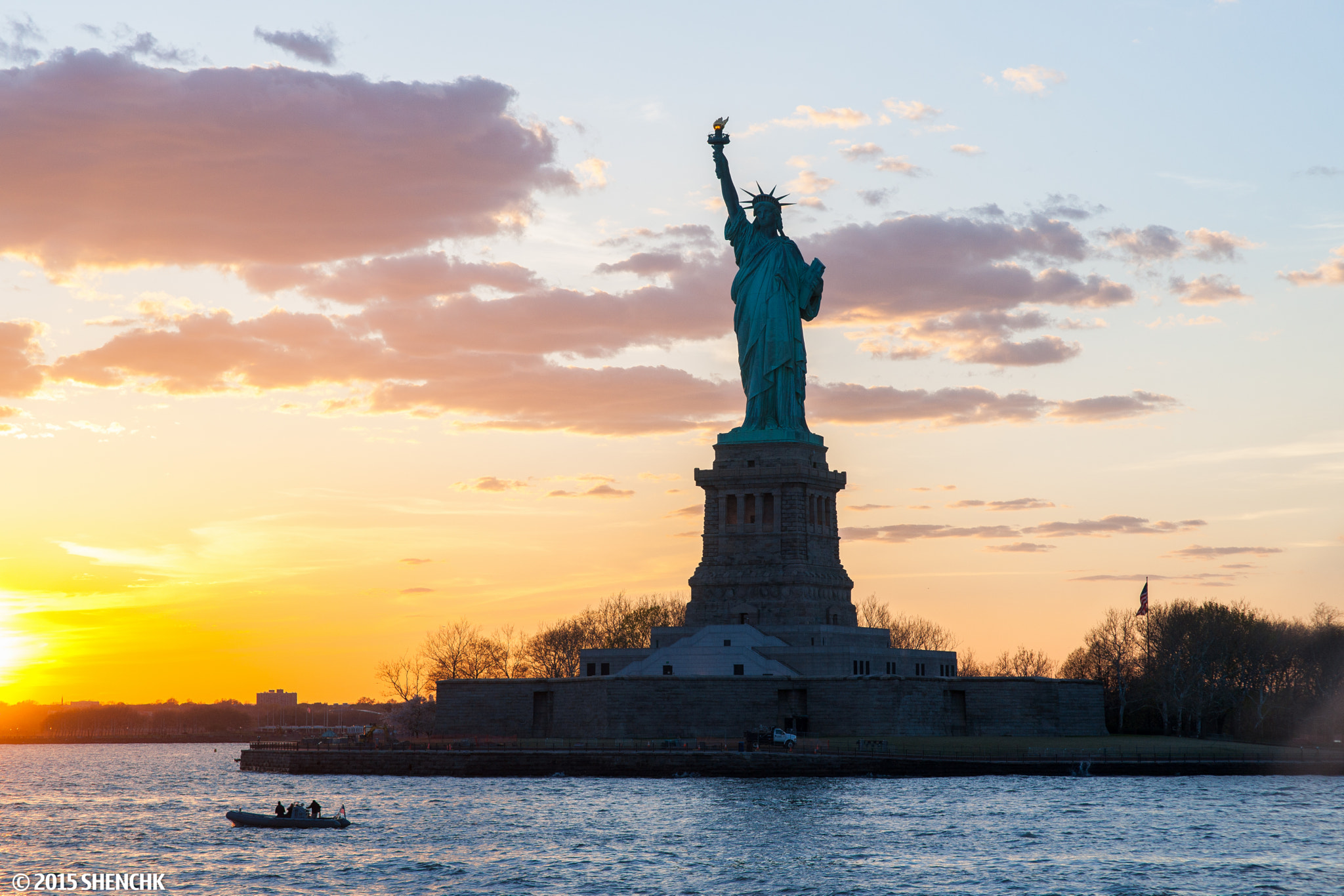 Sony Alpha DSLR-A900 + Sigma 85mm F1.4 EX DG HSM sample photo. Travel in nyc photography