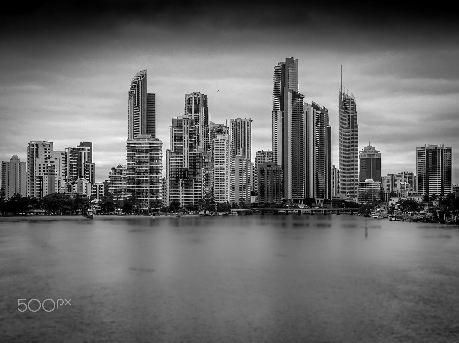 Samsung NX30 + NX 18-55mm F3.5-5.6 sample photo. Surfers paradise photography