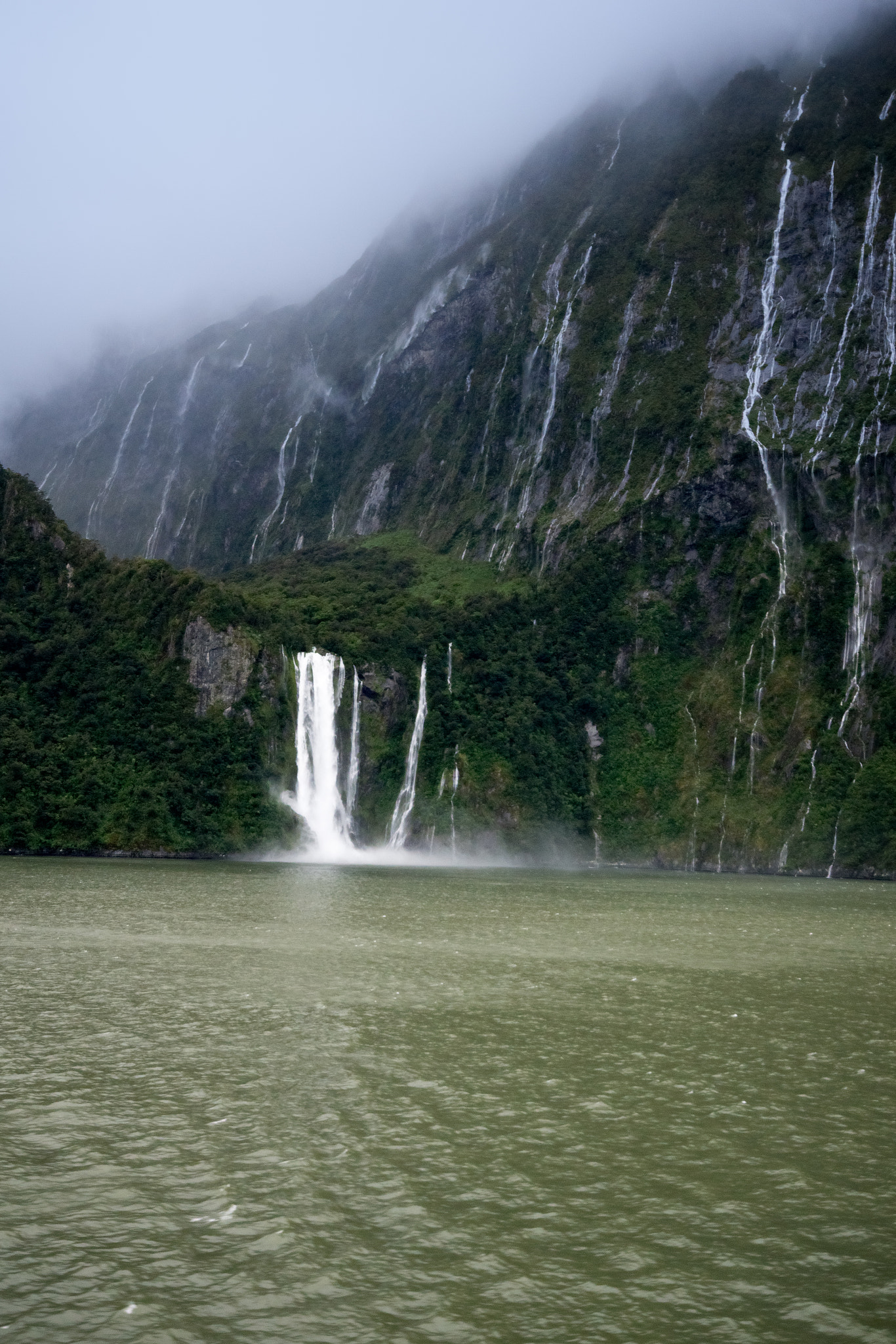 Sony a6000 + Sigma 10-20mm F4-5.6 EX DC HSM sample photo. Fiordland photography