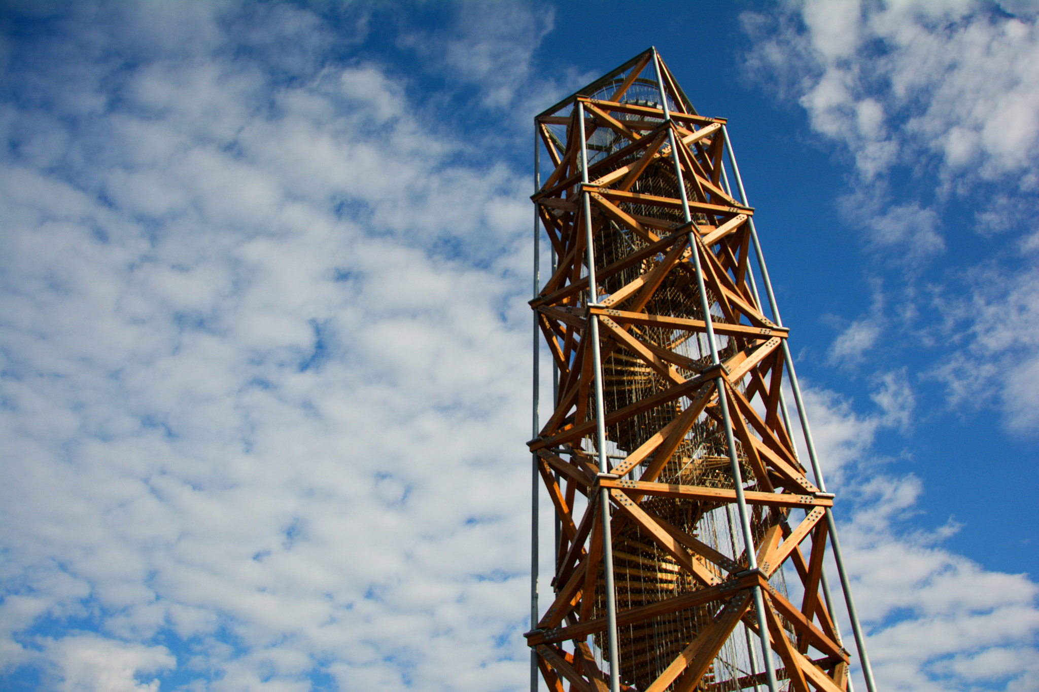 Nikon D5200 + 18.00 - 105.00 mm f/3.5 - 5.6 sample photo. Observation tower photography