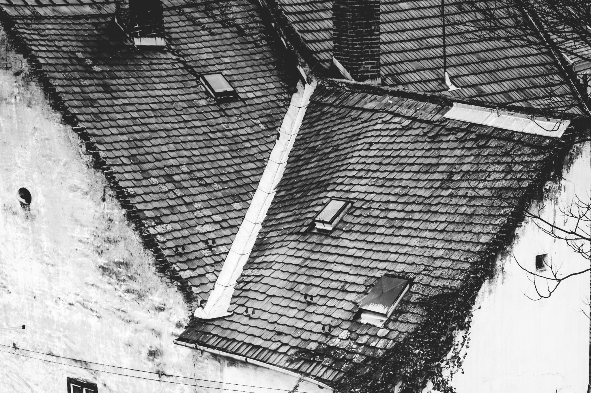 Canon EOS M3 sample photo. Old roof photography