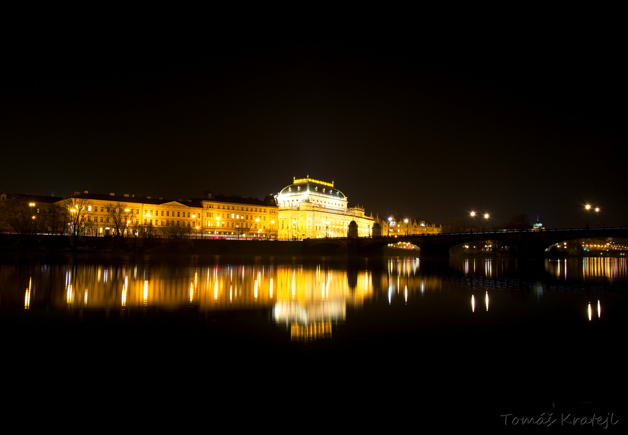 18.00 - 55.00 mm f/3.5 - 5.6 sample photo. National theatre photography