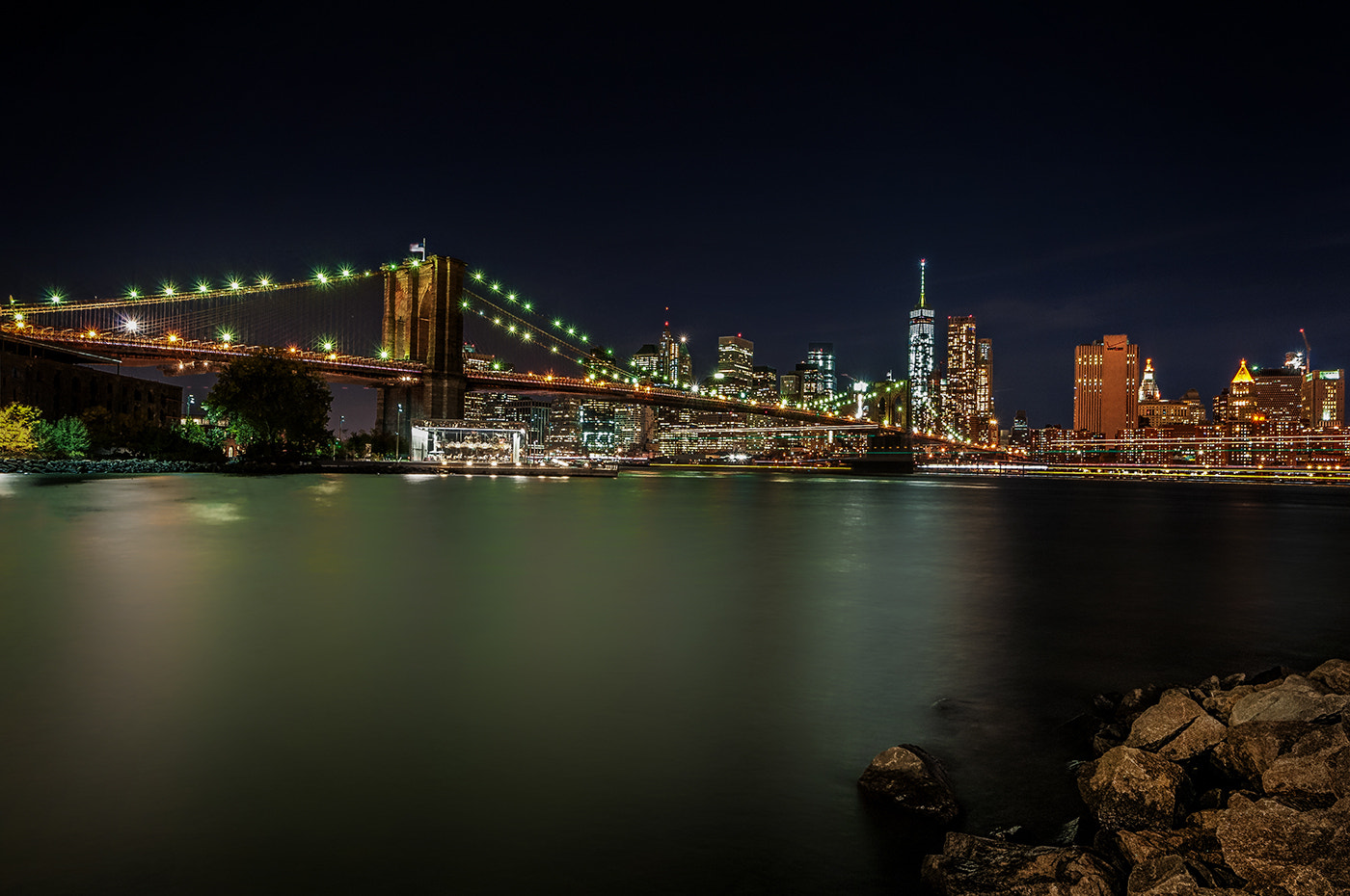 Sigma 8-16mm F4.5-5.6 DC HSM sample photo. Brooklyn bridge photography