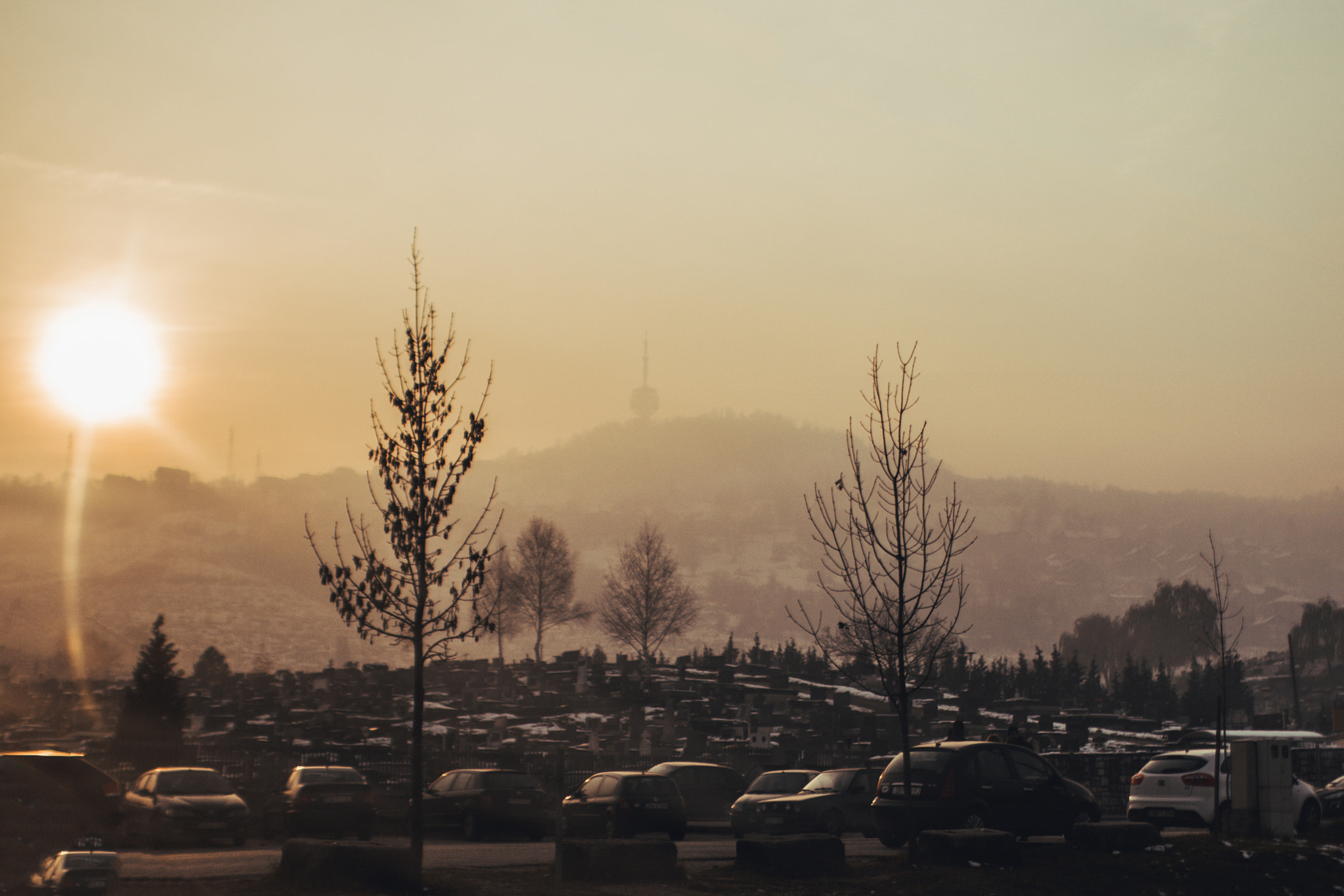 Canon EOS 600D (Rebel EOS T3i / EOS Kiss X5) + Canon EF 28mm F1.8 USM sample photo. Sarajevo at sunset photography