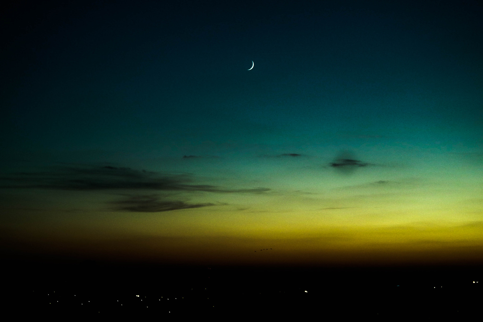 Samsung NX3000 + NX 50-200mm F4-5.6 sample photo. Moon and sunset photography
