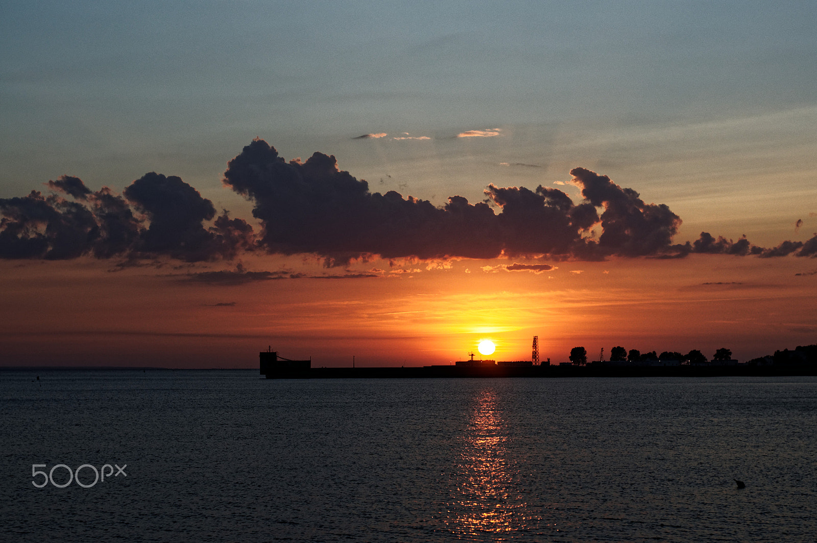 Sony Alpha DSLR-A550 + Minolta AF 50mm F1.7 New sample photo. Harbor at sunset photography