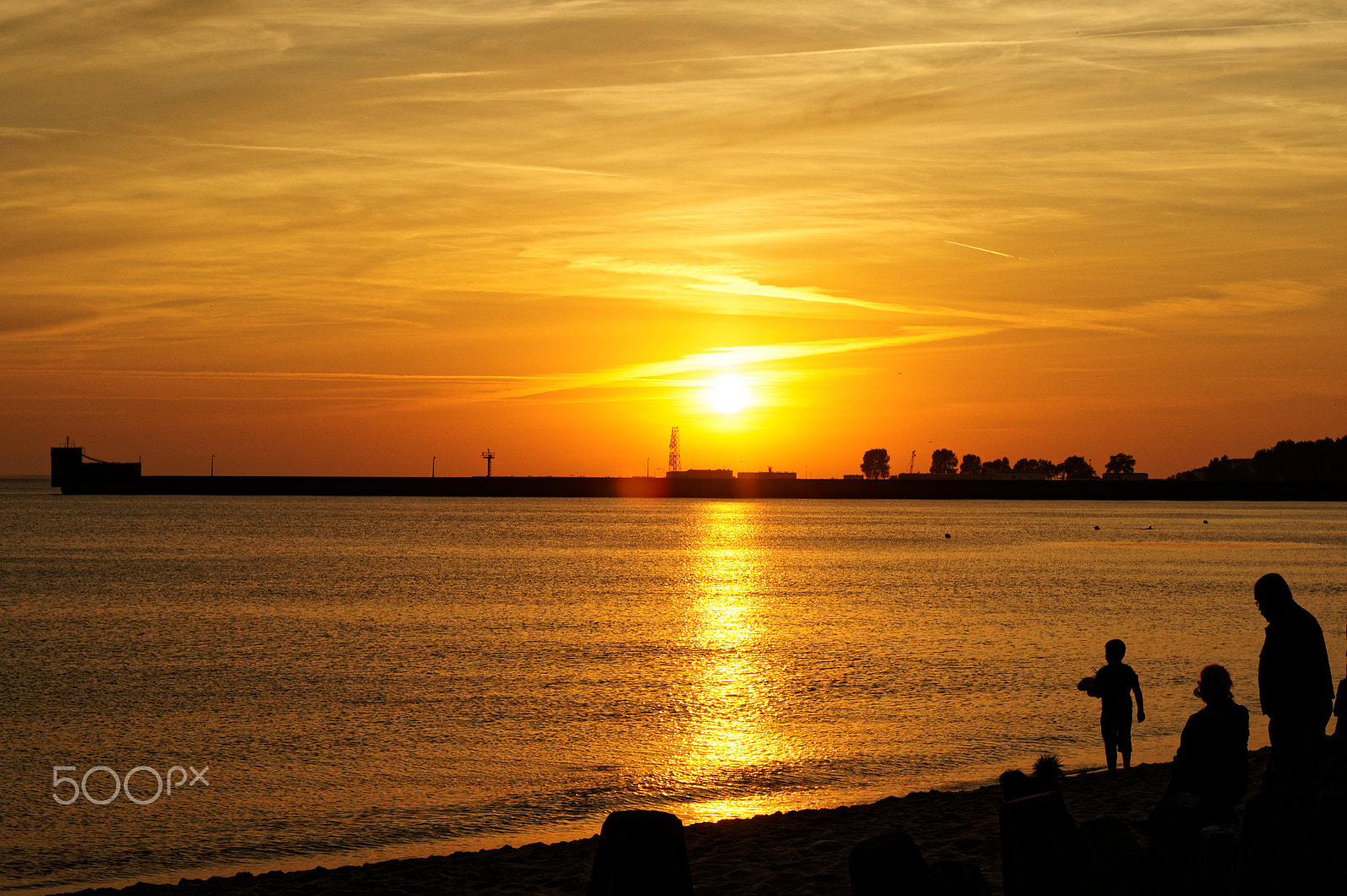 Sony Alpha DSLR-A550 + Minolta AF 50mm F1.7 New sample photo. Harbor at sunset photography