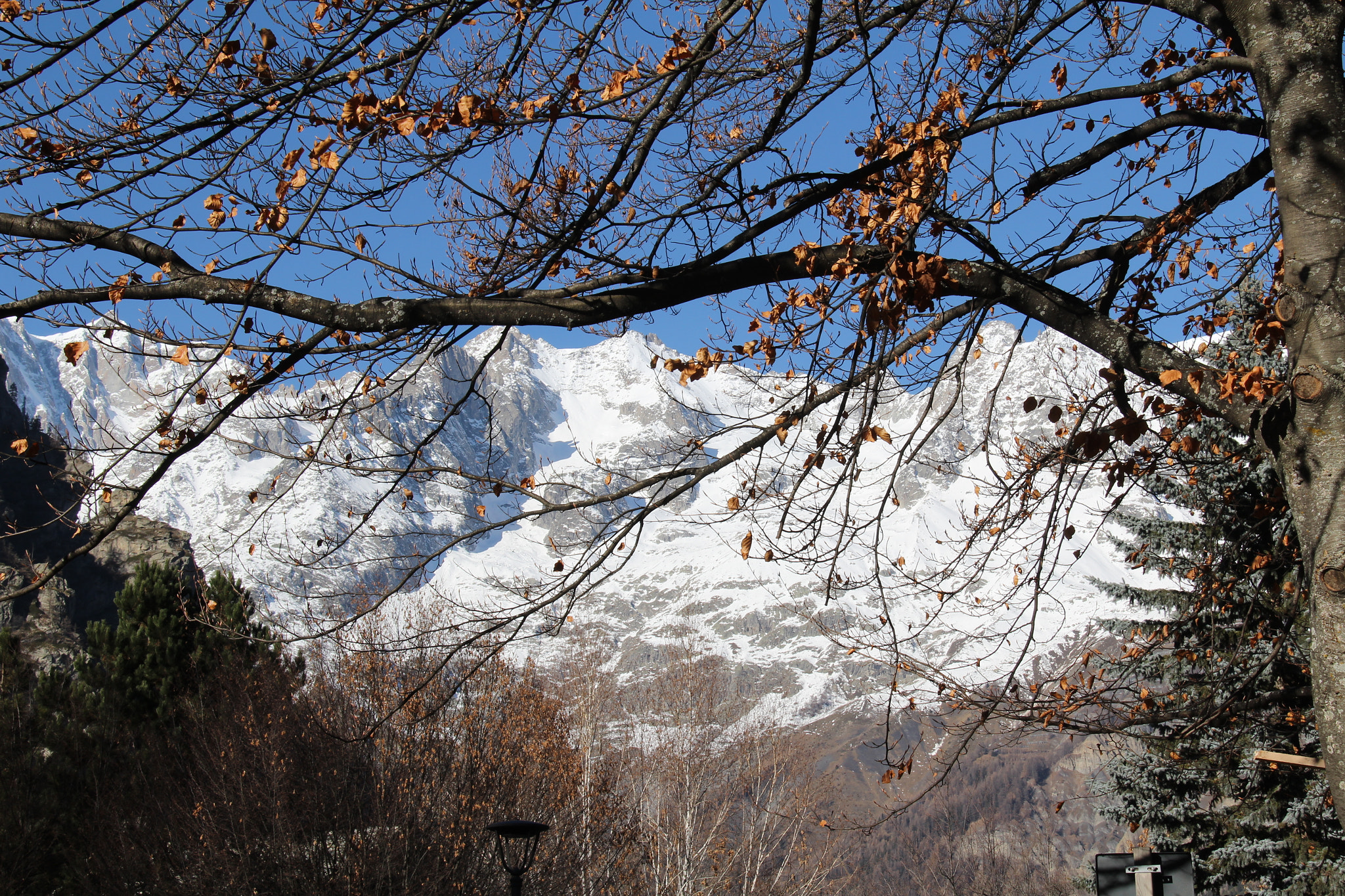 Canon EF-S 18-200mm F3.5-5.6 IS sample photo. Monte bianco photography