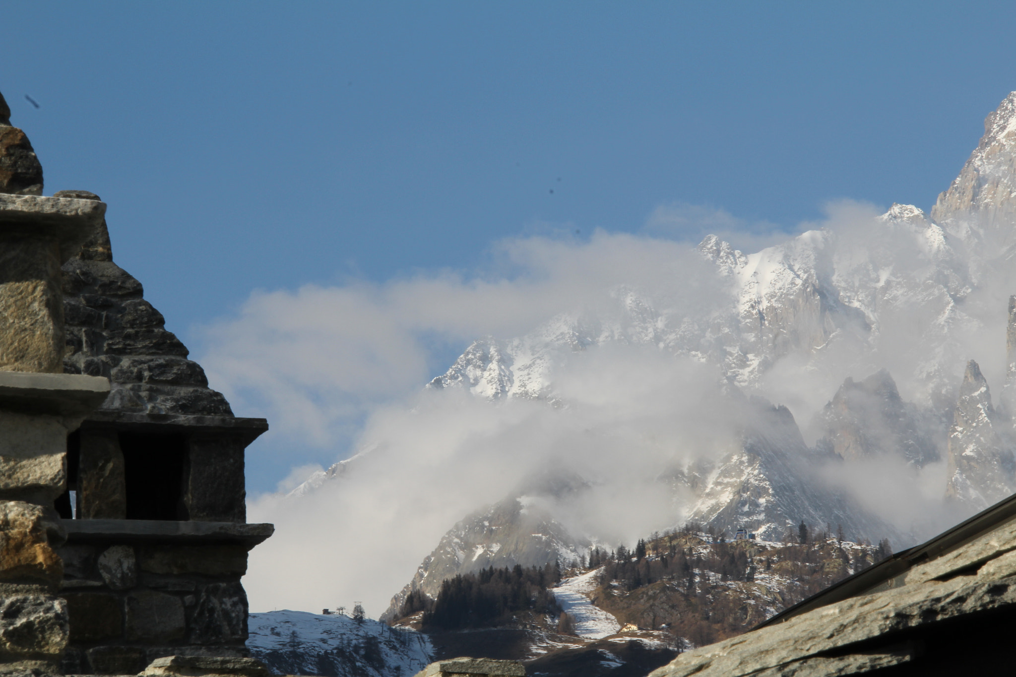 Canon EOS 1200D (EOS Rebel T5 / EOS Kiss X70 / EOS Hi) + Canon EF-S 18-200mm F3.5-5.6 IS sample photo. Mont frety photography