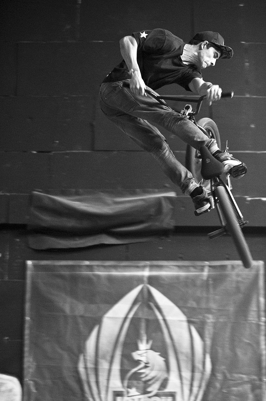 Nikon D3S + Nikon AF Nikkor 85mm F1.8D sample photo. Bmx trick photography