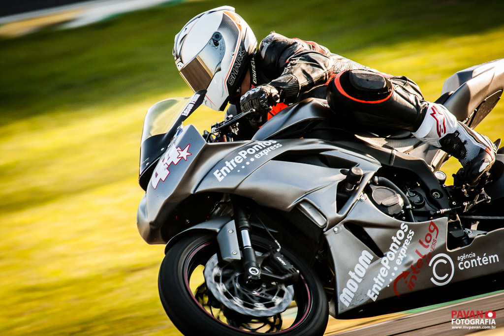 Canon EOS 400D (EOS Digital Rebel XTi / EOS Kiss Digital X) sample photo. Superbike photography