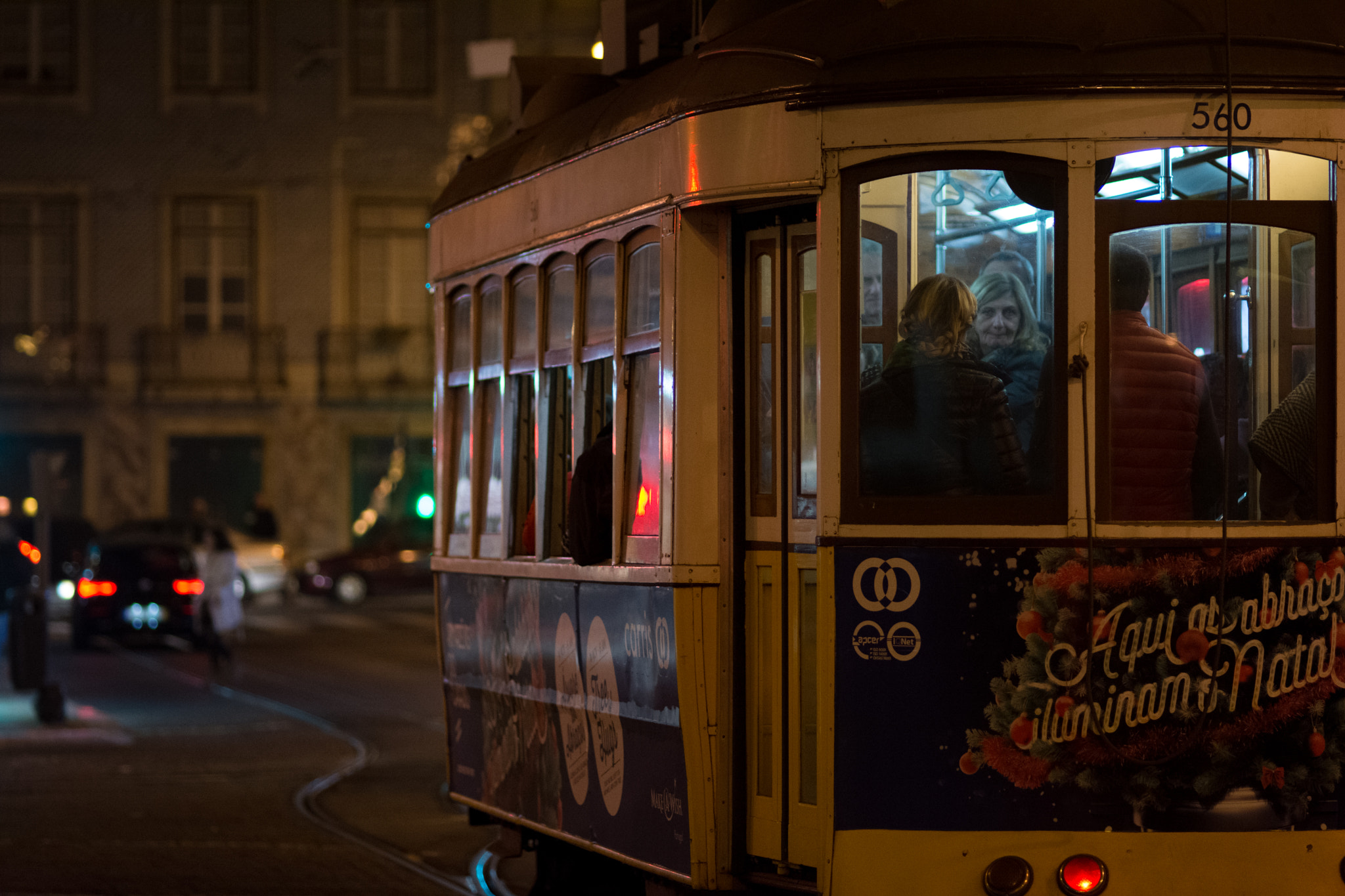 ZEISS Makro-Planar T* 100mm F2 sample photo. Looking at you photography