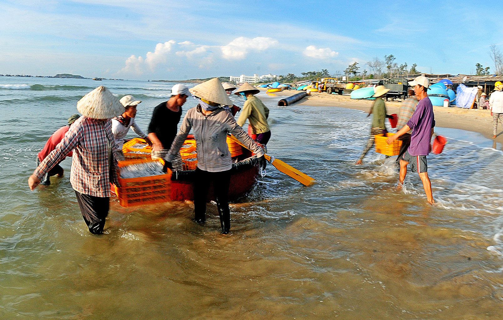 Nikon AF DX Fisheye-Nikkor 10.5mm F2.8G ED sample photo. Nhip sỐng biỂn photography