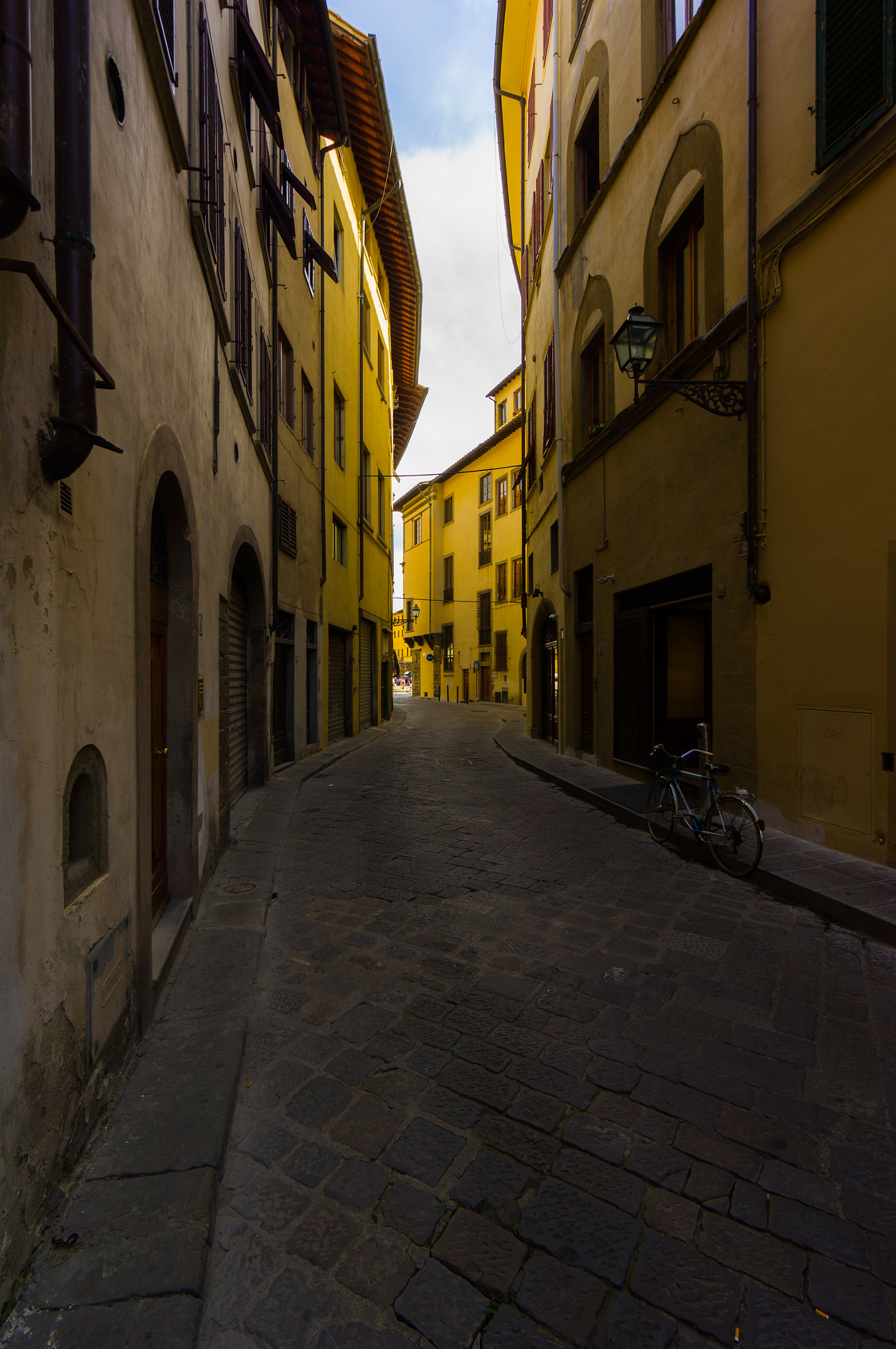 Sony Alpha NEX-5N + Sony E 10-18mm F4 OSS sample photo. A street in florence. photography