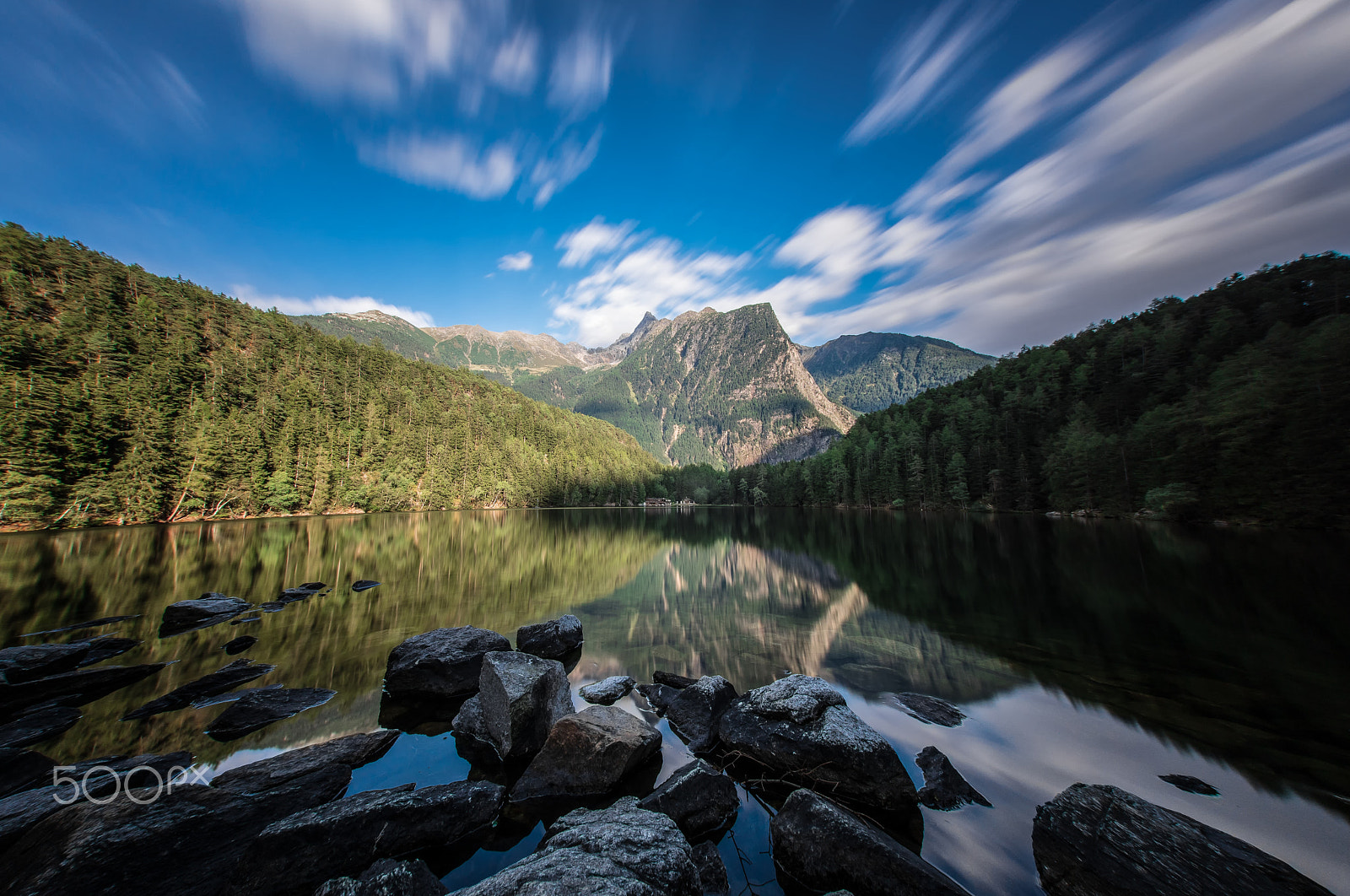 Sony ILCA-77M2 + Sigma 10-20mm F3.5 EX DC HSM sample photo. At the lake - am see photography