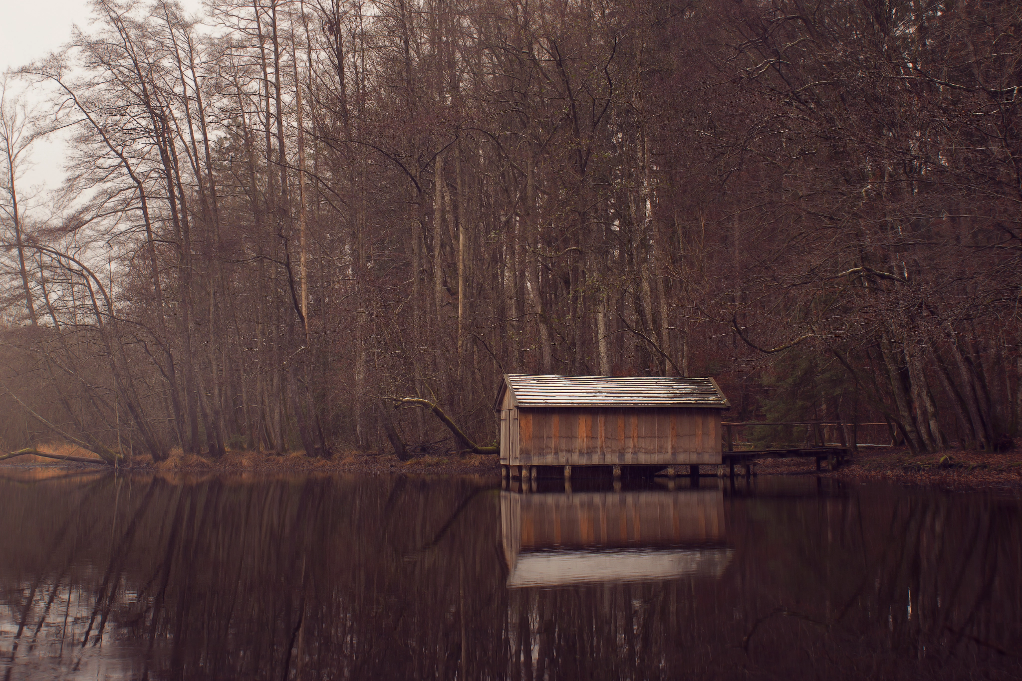 Nikon D7100 + Nikon AF Nikkor 24mm F2.8D sample photo. The boat is inside | snowfall huckingersee photography