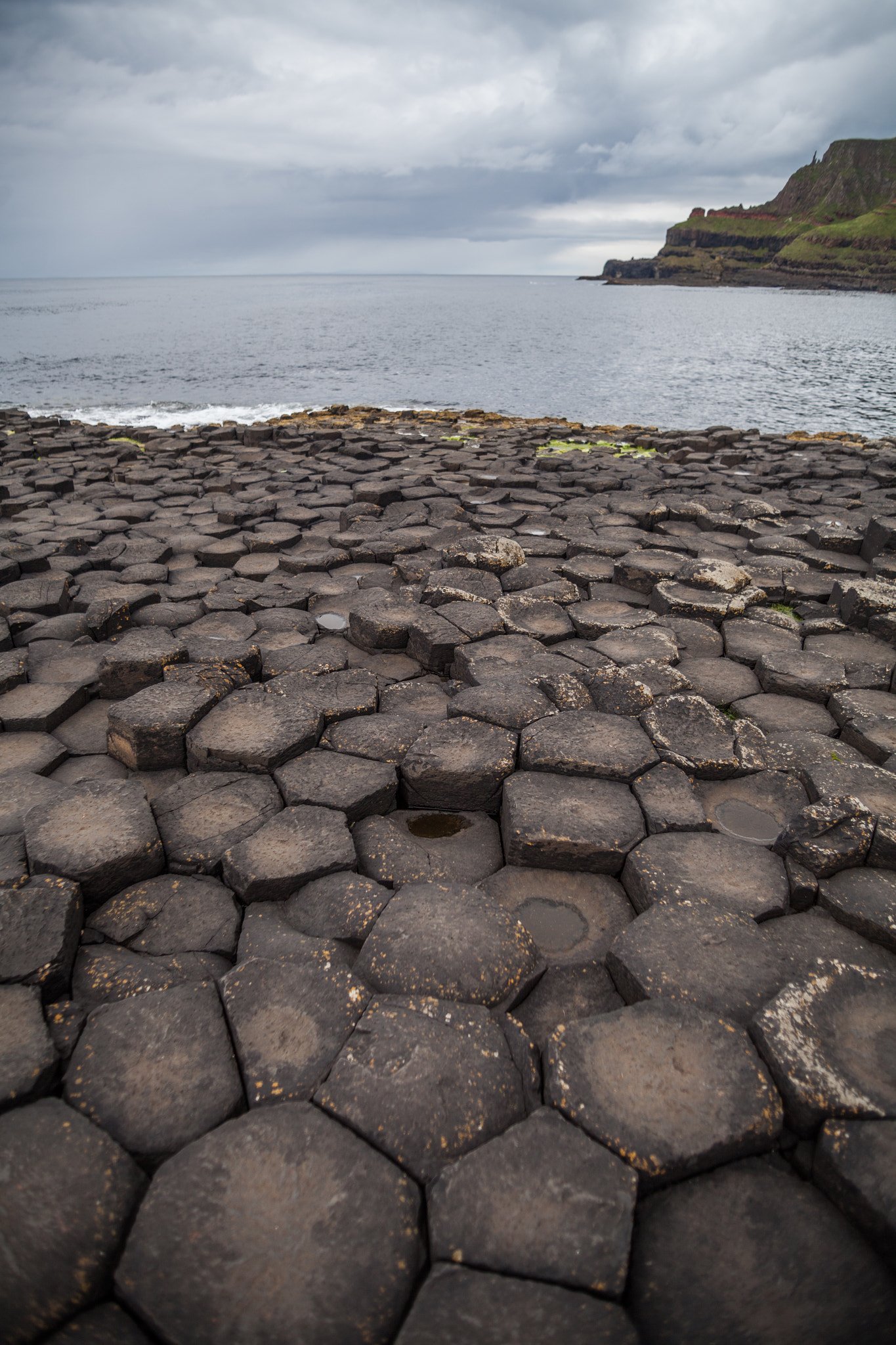 Canon EF 20-35mm f/2.8L sample photo. Giant's causeway volcanic formations photography
