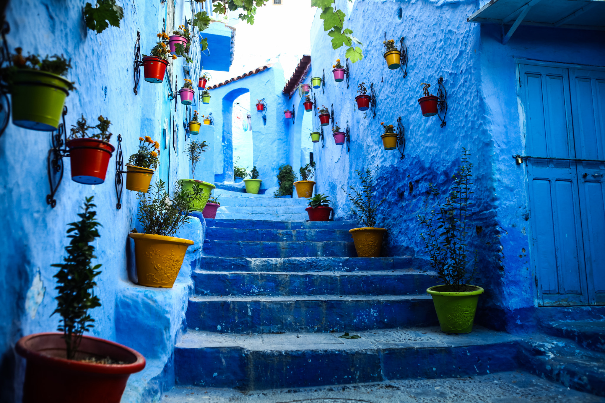 Canon EF 20-35mm f/2.8L sample photo. Blue town chefchaouen photography