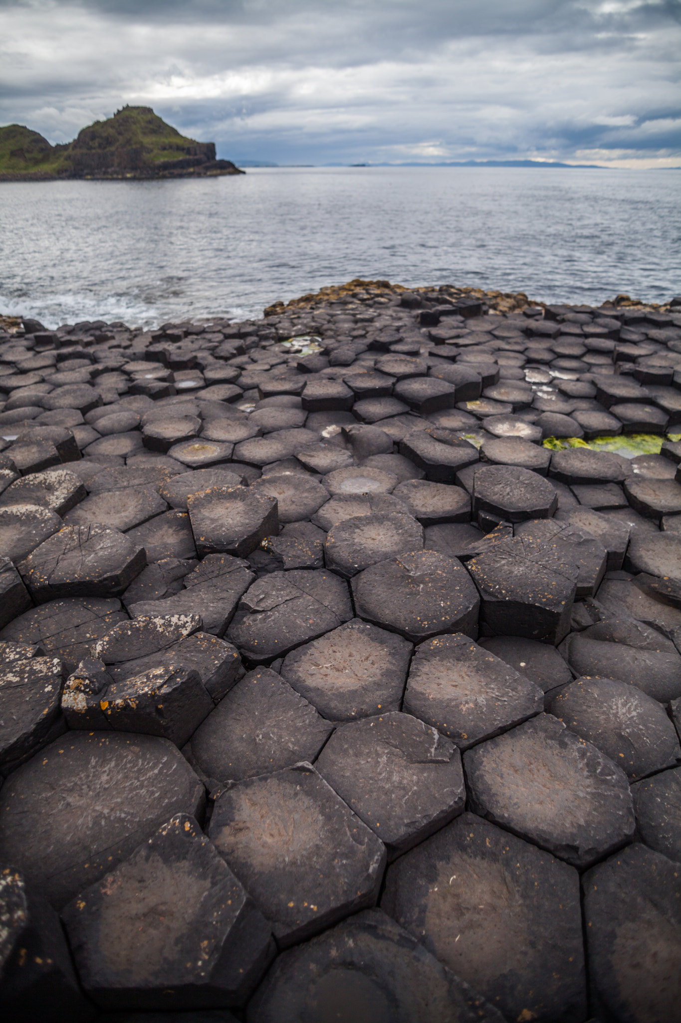 Canon EF 20-35mm f/2.8L sample photo. Giant's causeway volcanic formations photography