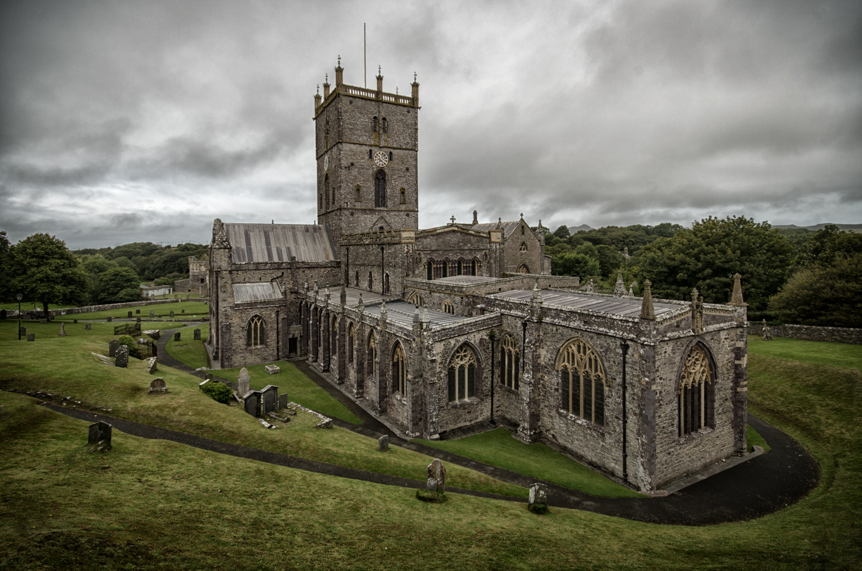 Sigma AF 10-20mm F4-5.6 EX DC sample photo. St davids cathedral photography