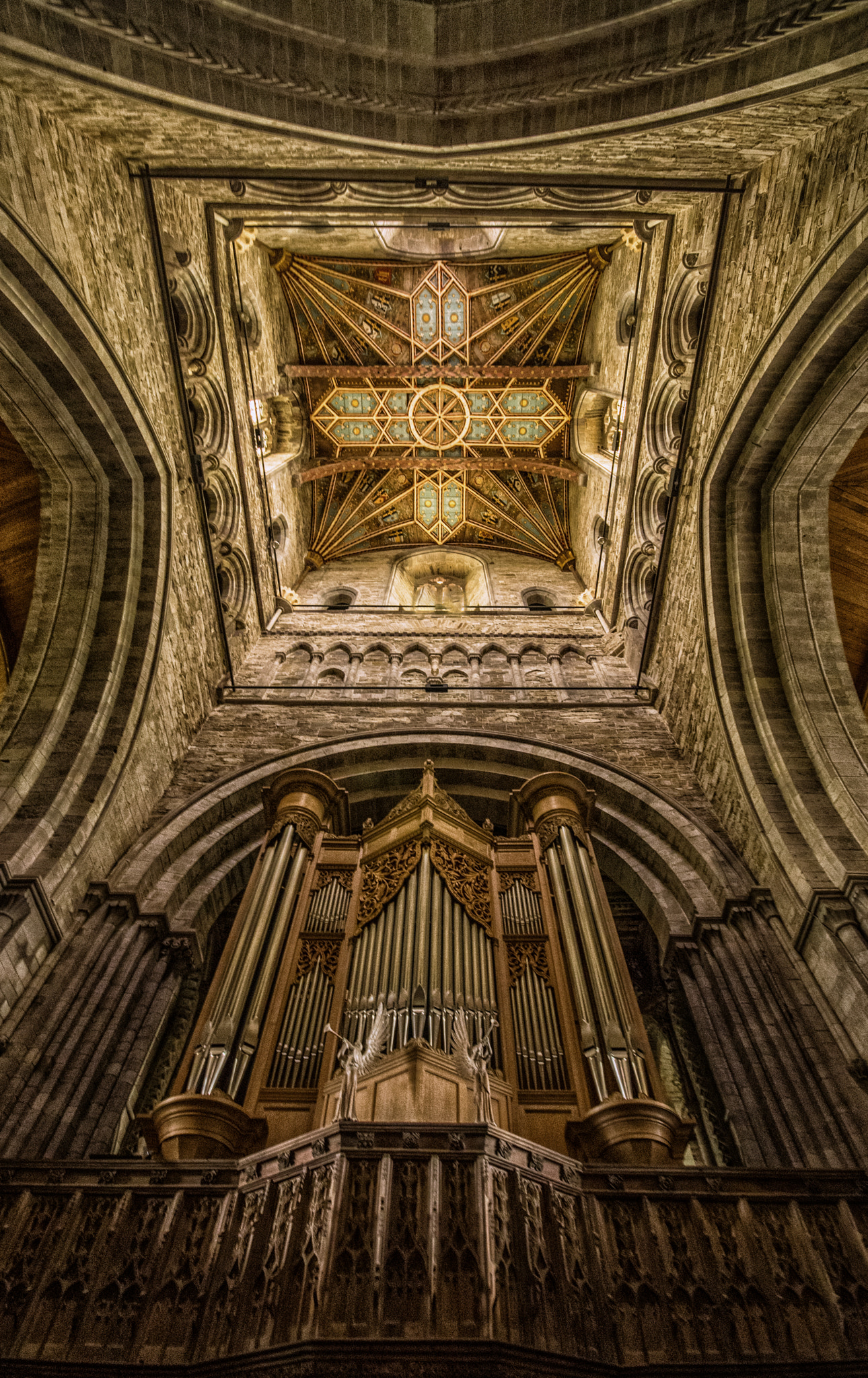 Sigma AF 10-20mm F4-5.6 EX DC sample photo. St davids cathedral organ photography
