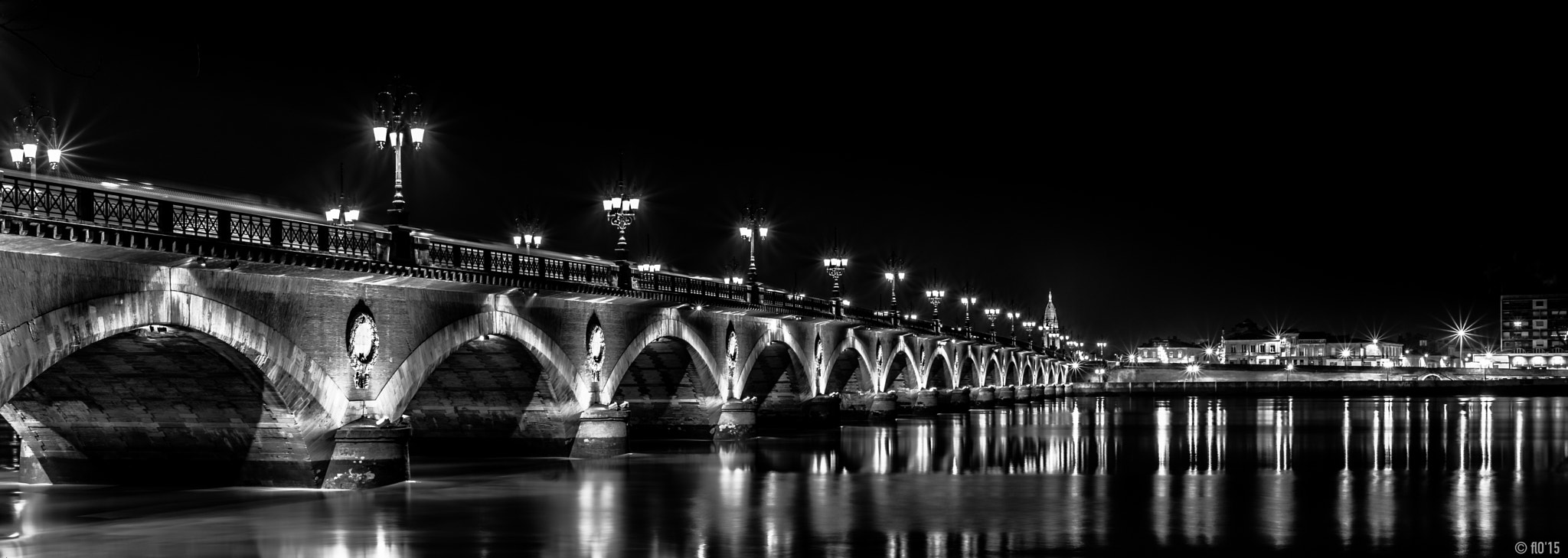 Nikon D800 + AF-S Nikkor 35mm f/1.8G sample photo. Pont de pierre - bordeaux photography