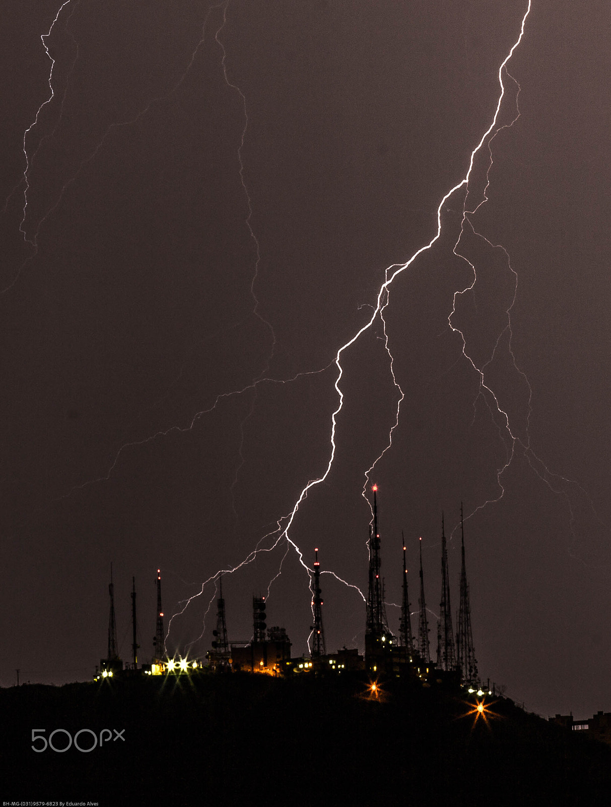 Canon EOS 60D + Canon EF 100-300mm F4.5-5.6 USM sample photo. Thunderstorm belo horizonte minas gerais. torres d photography