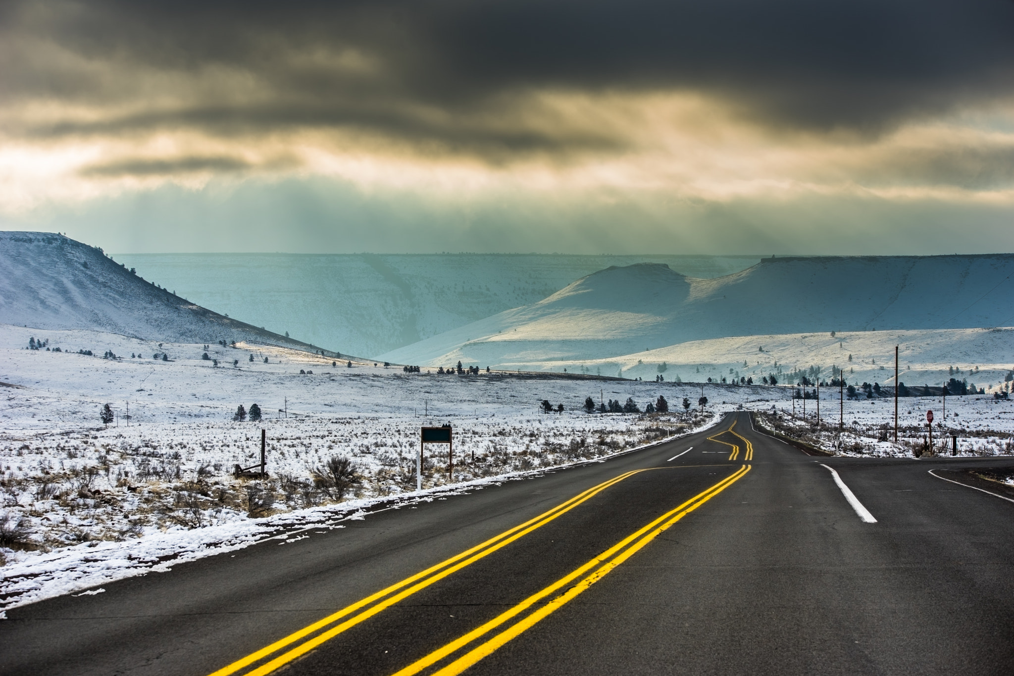 Sony a7 II + 70-200mm F2.8 sample photo. Warm springs, oregon photography