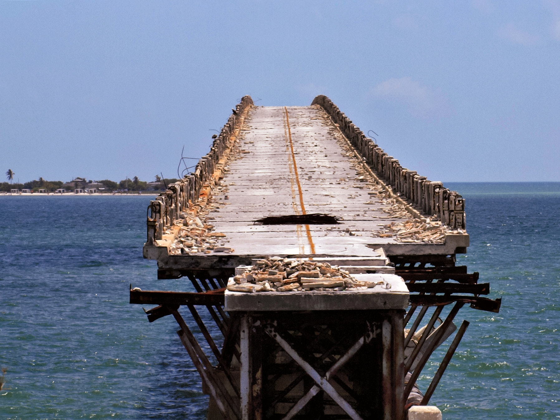 Olympus E-600 (EVOLT E-600) + Olympus Zuiko Digital ED 40-150mm F4.0-5.6 sample photo. Overseas highway bridge no more photography