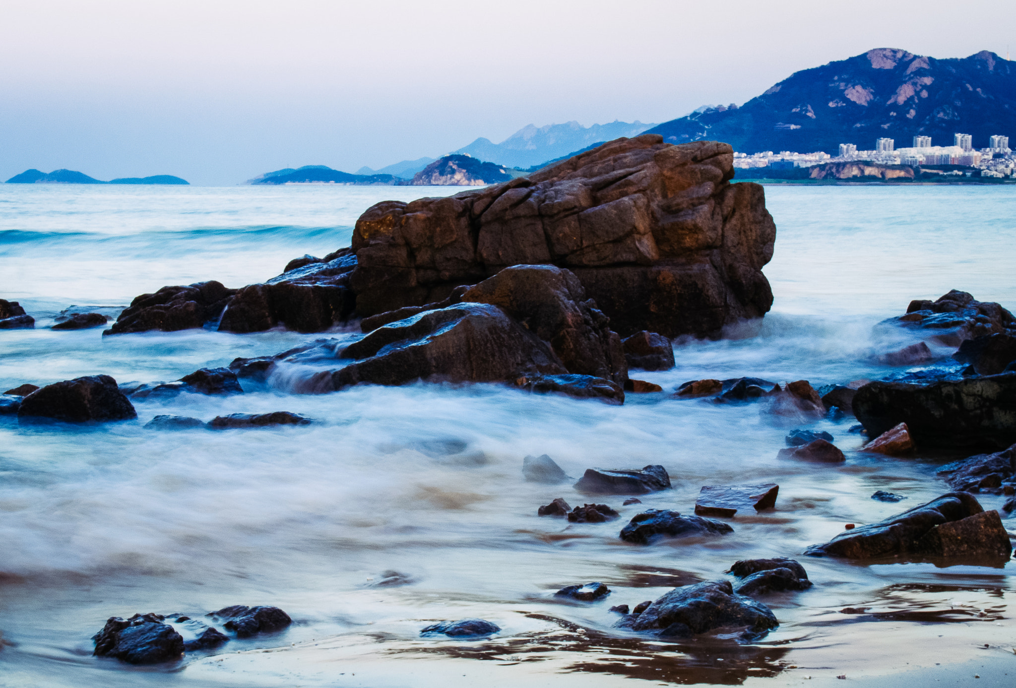 Nikon 1 Nikkor 11-27.5mm F3.5-5.6 sample photo. Sea tide photography