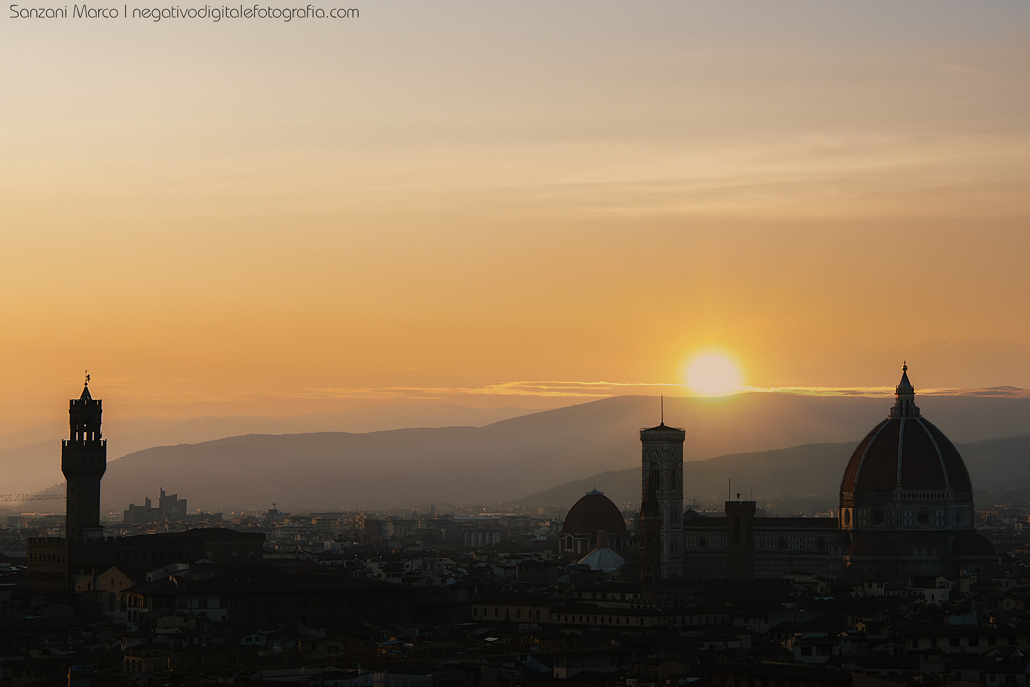 Nikon D300S + Nikon AF Nikkor 24-85mm F2.8-4D IF sample photo. Florence silhouette photography