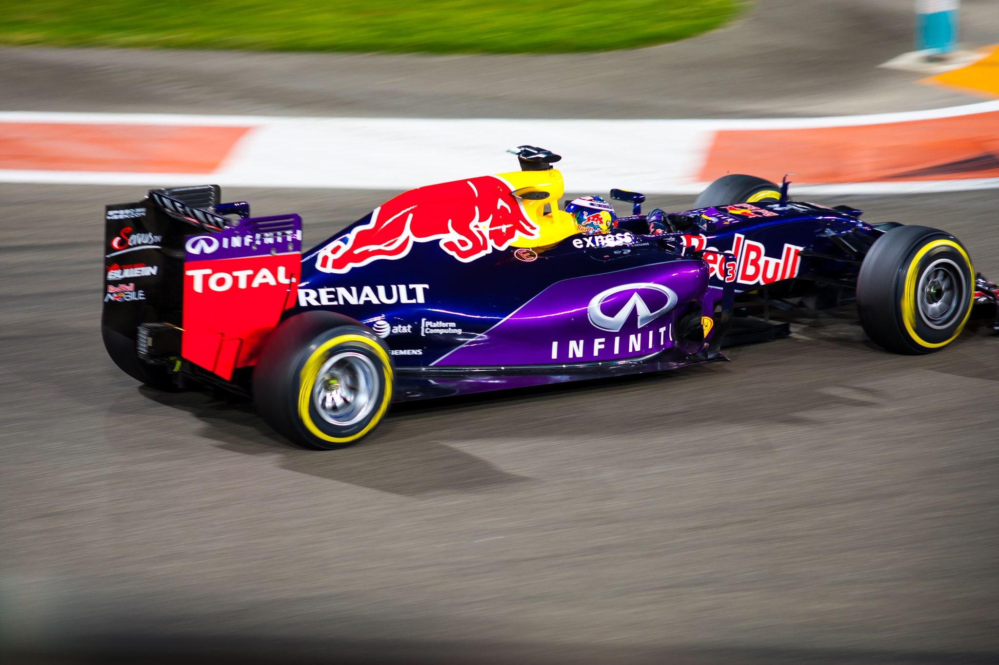 Canon EF 200mm F2.8L II USM sample photo. Redbullracing, formula 1, abu-dhabi 2015 photography
