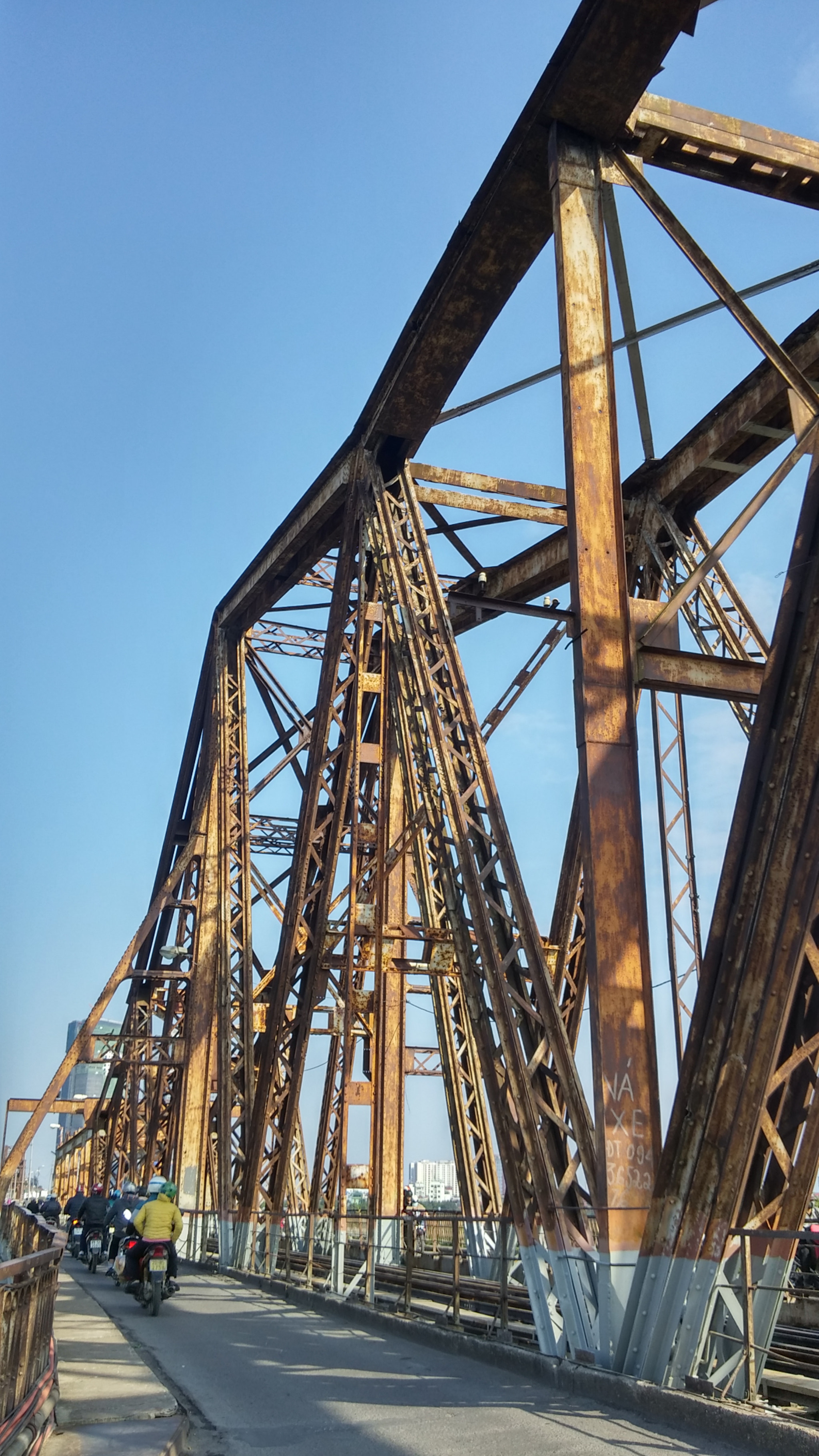 LG G Pro2 sample photo. Long bien bridge photography