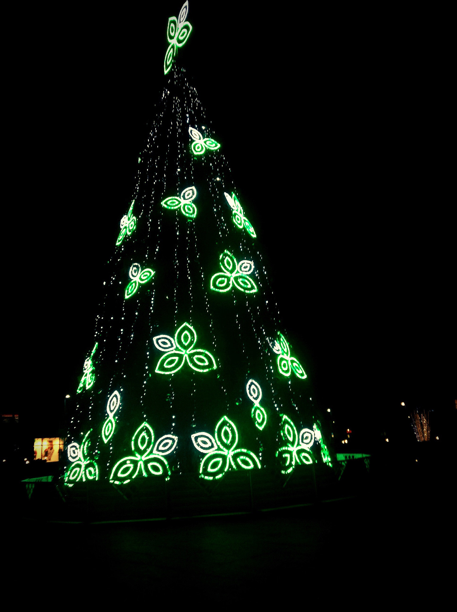 Blux Touch Blux Camera V1.1 sample photo. Christmas tree photography