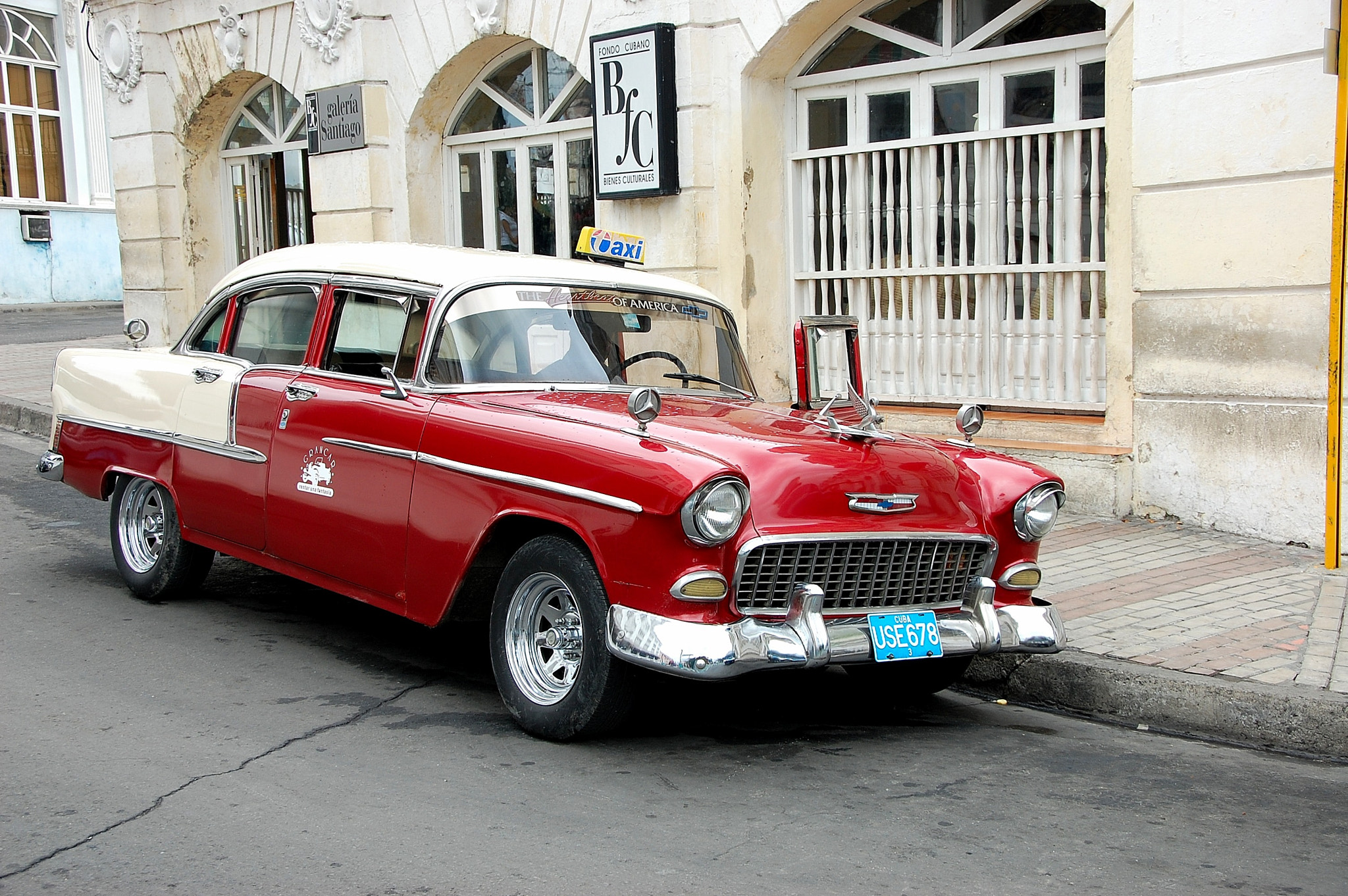 Sigma 18-250mm F3.5-6.3 DC OS HSM sample photo. Old nice car photography