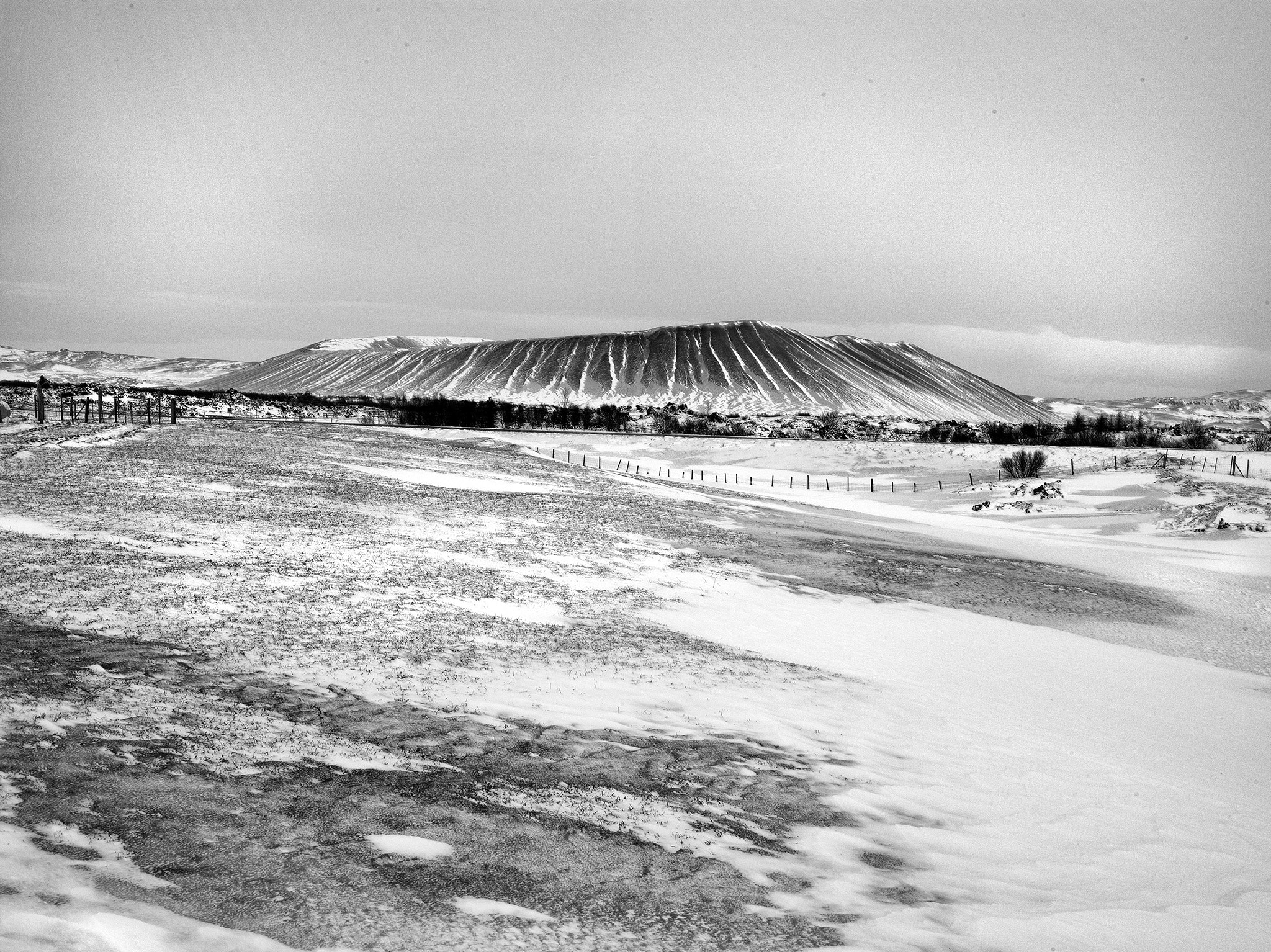 Pentax 645D + smc PENTAX-FA 645 45-85mm F4.5 sample photo. Hverfjall photography