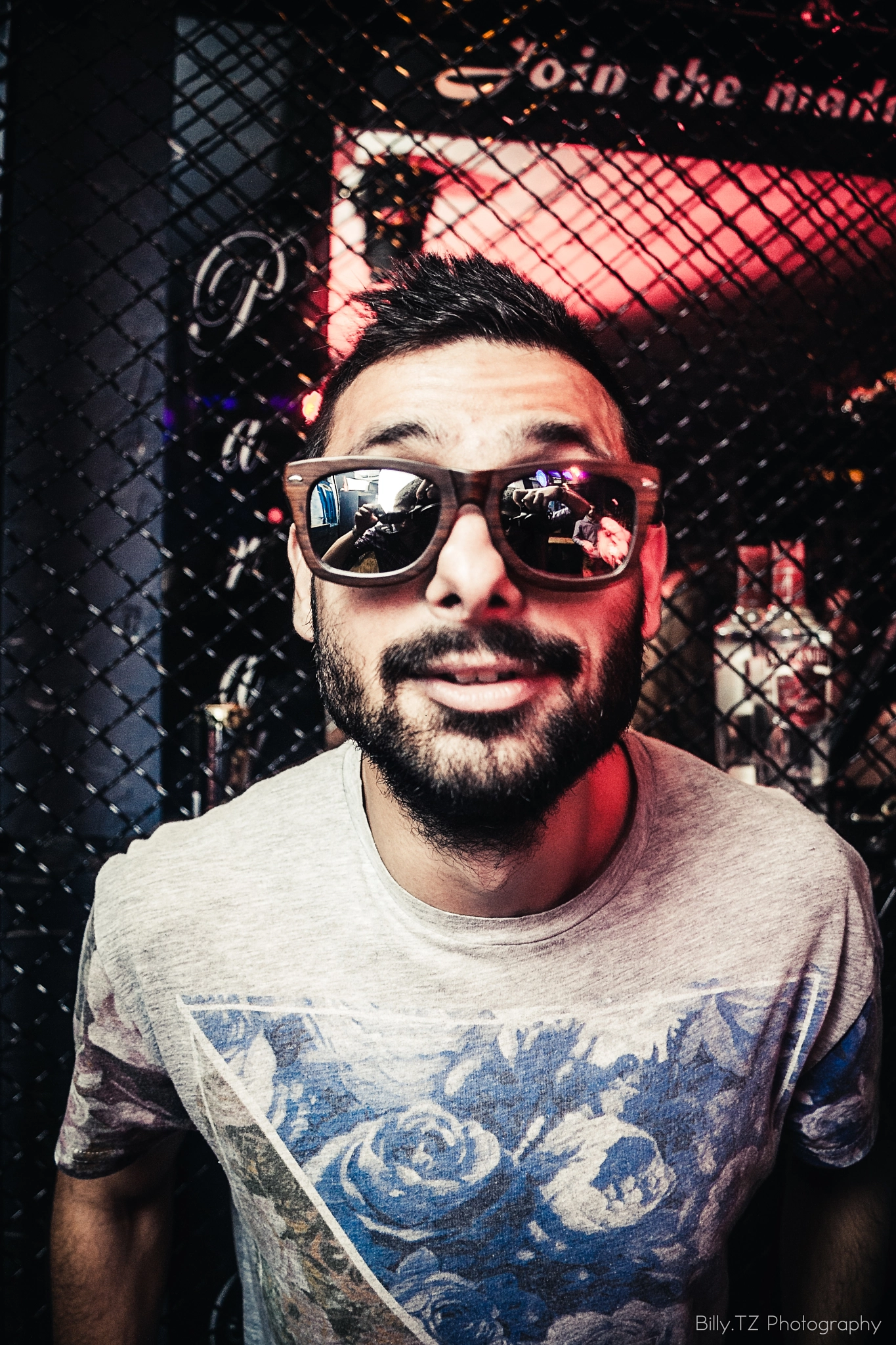 Canon EF 28-80mm f/3.5-5.6 USM sample photo. Nightlife photography